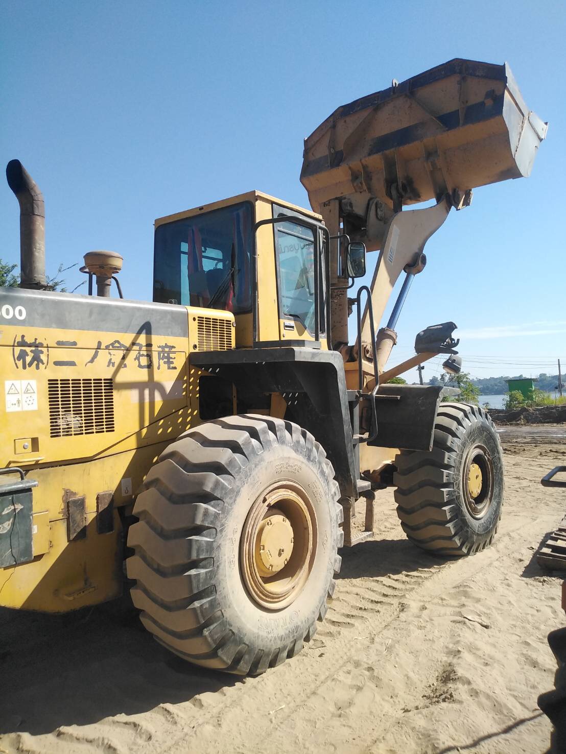 ขายด่วน รถตักล้อยาง KOMATSU WA400-3 สภาพดีมาก เอกสารพร้อม ติดต่อด่วน 0910617179
