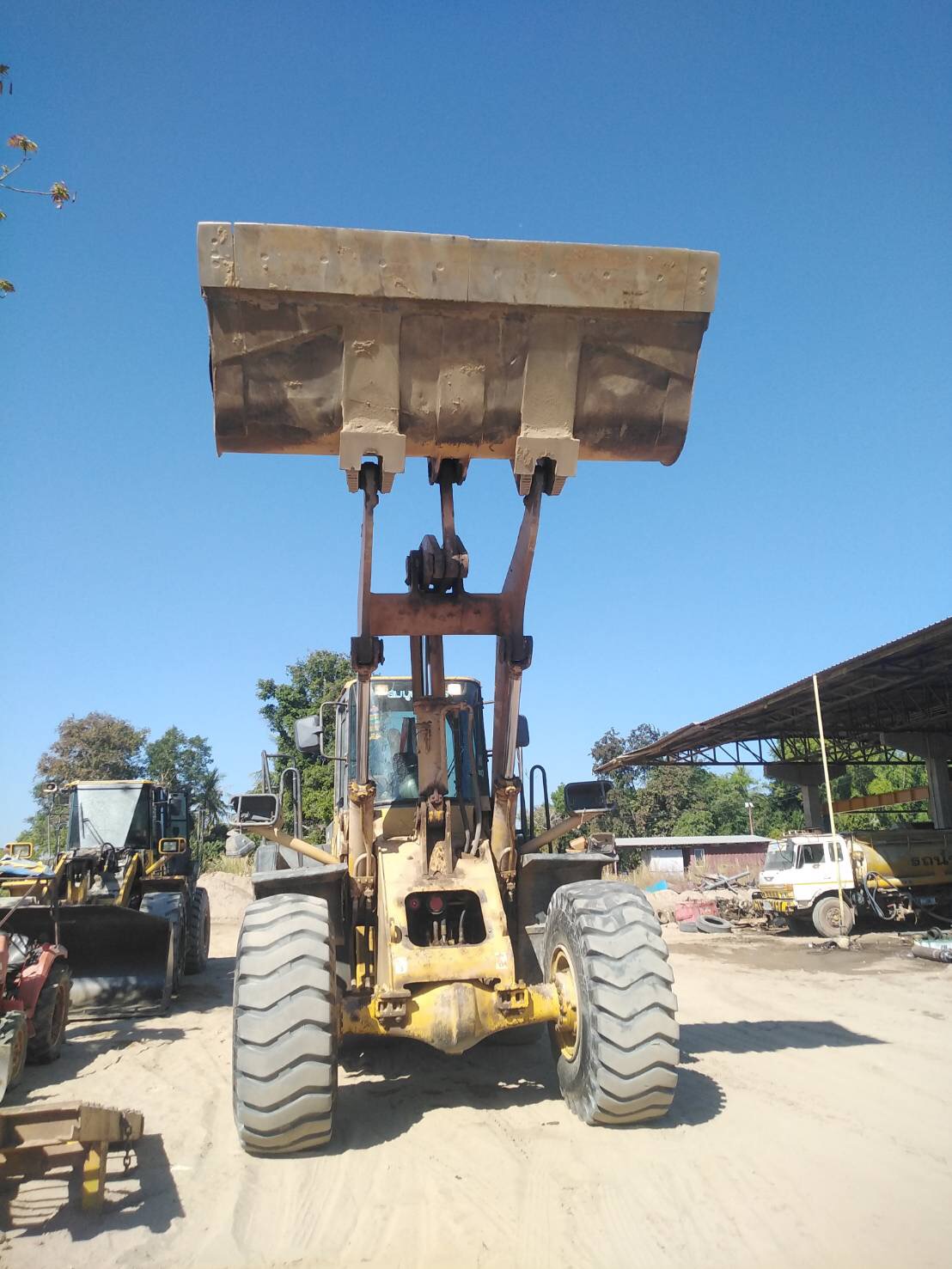 ขายด่วน รถตักล้อยาง KOMATSU WA400-3 สภาพดีมาก เอกสารพร้อม ติดต่อด่วน 0910617179