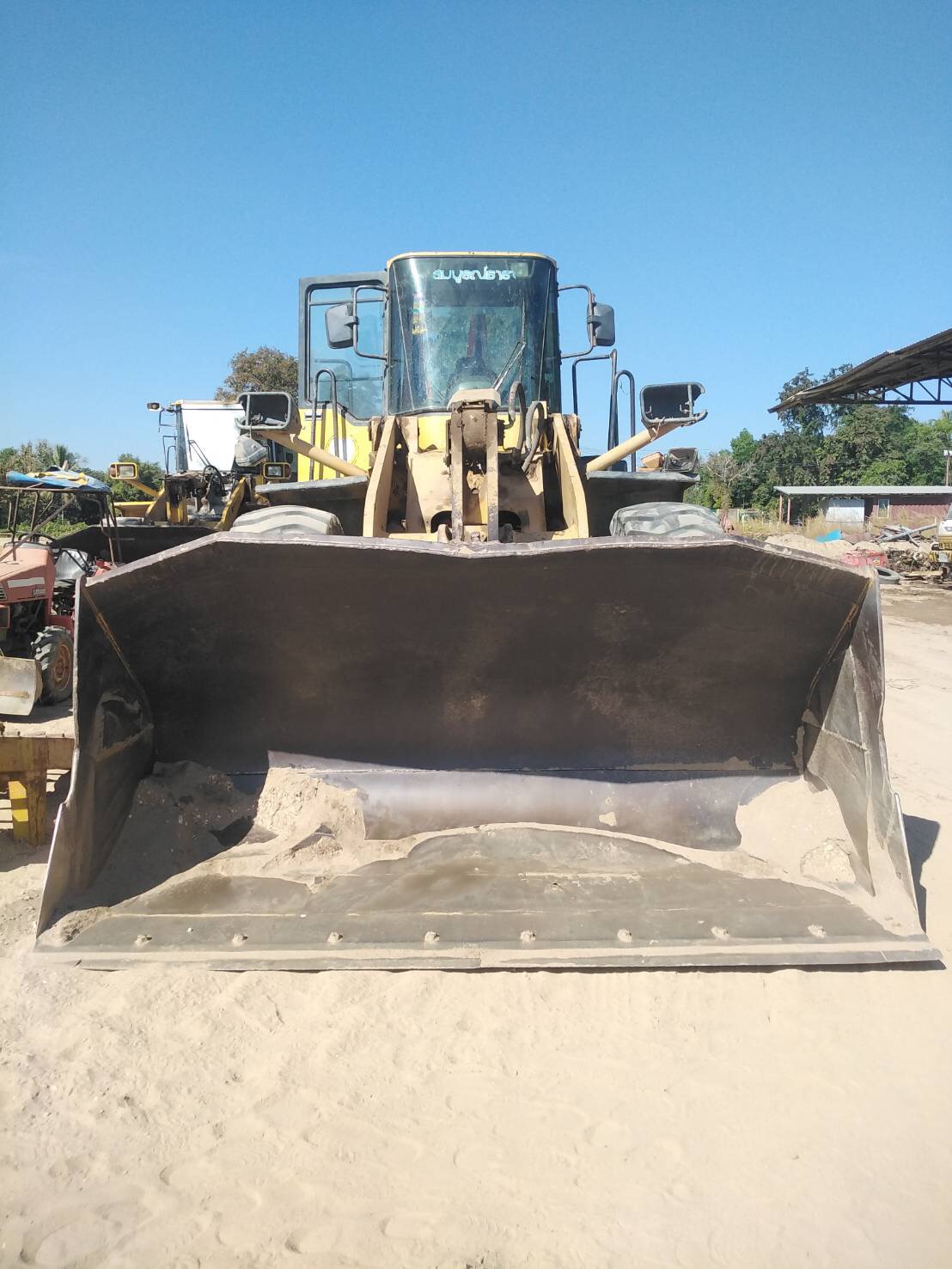 ขายด่วน รถตักล้อยาง KOMATSU WA400-3 สภาพดีมาก เอกสารพร้อม ติดต่อด่วน 0910617179