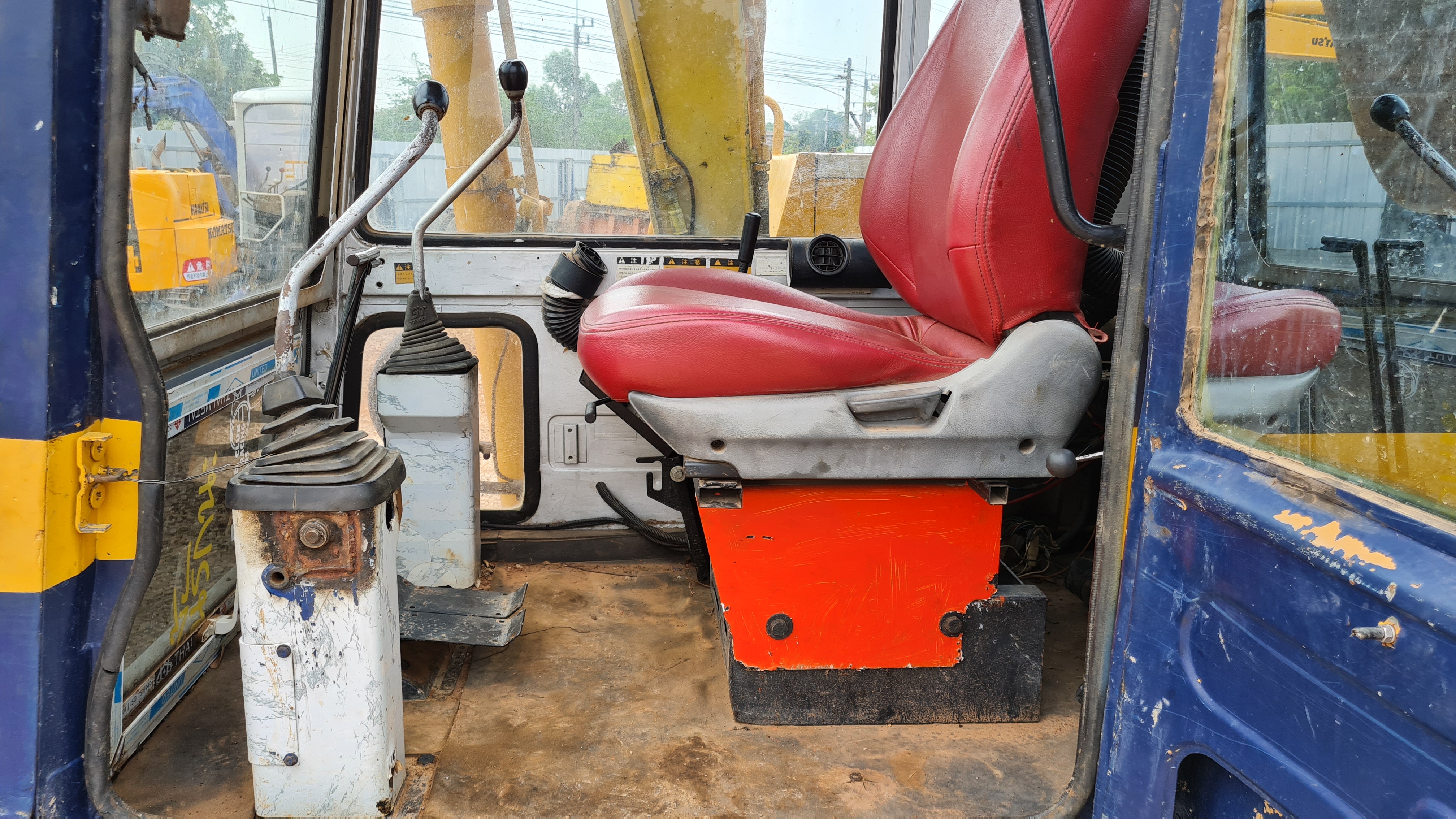 ขาย แบคโฮ KOMATSU PC60 - 5 สภาพพร้อมใช้งานครับ