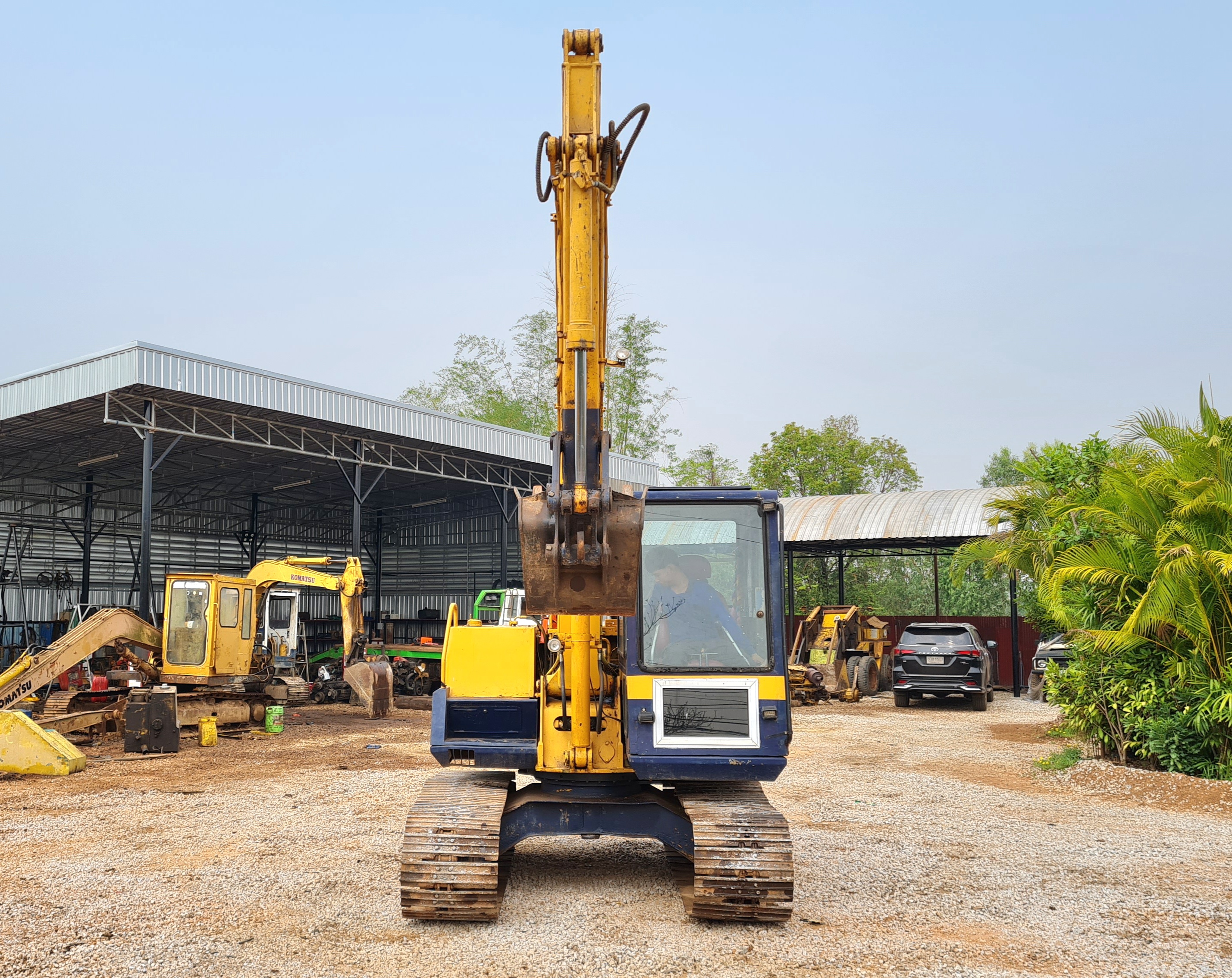 ขาย แบคโฮ KOMATSU PC60 - 5 สภาพพร้อมใช้งานครับ ขาย แบคโฮ KOMATSU PC60 - 5 สภาพพร้อมใช้งานครับ