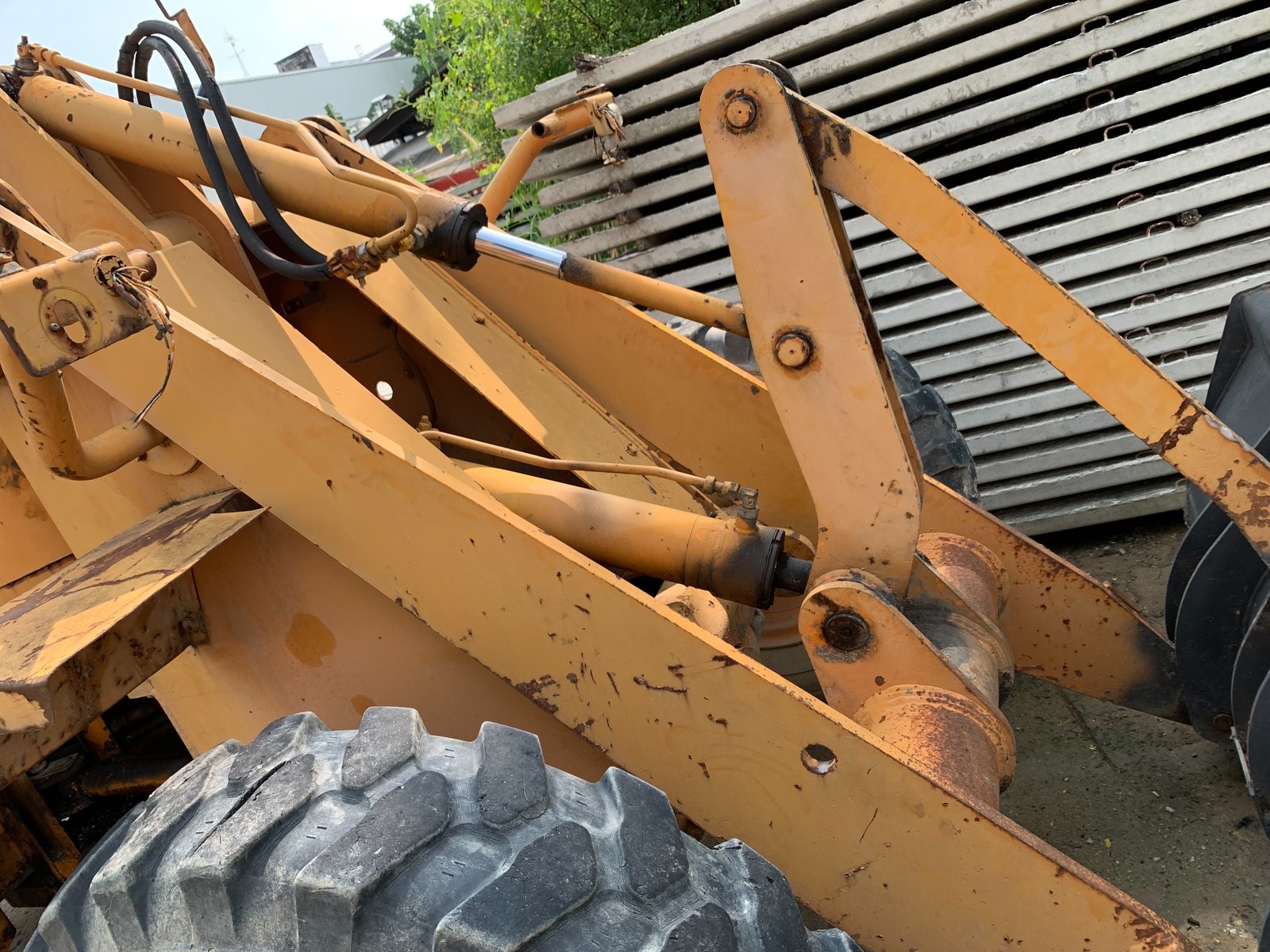 ขายรถตักโคมัตสุ 505 เอวอ่อนสภาพเก่านอกพร้อมใช้งาน ขายรถตักโคมัตสุ 505 เอวอ่อนสภาพเก่านอกพร้อมใช้งาน