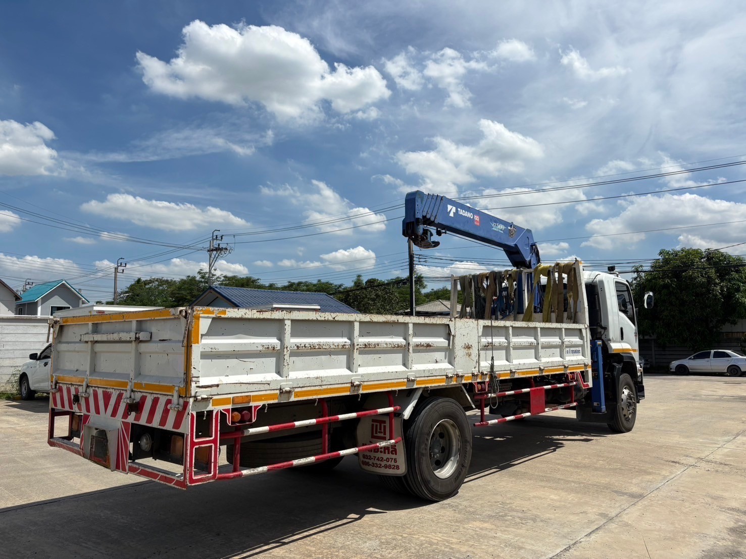 6ล้ออีซูซุFTR240คอมมอลเรลเป็นตัว10น้อต เครนtananoรุ่นzt5ตัน5ปลอก สภาพค่อนข้างใหม่ครับ