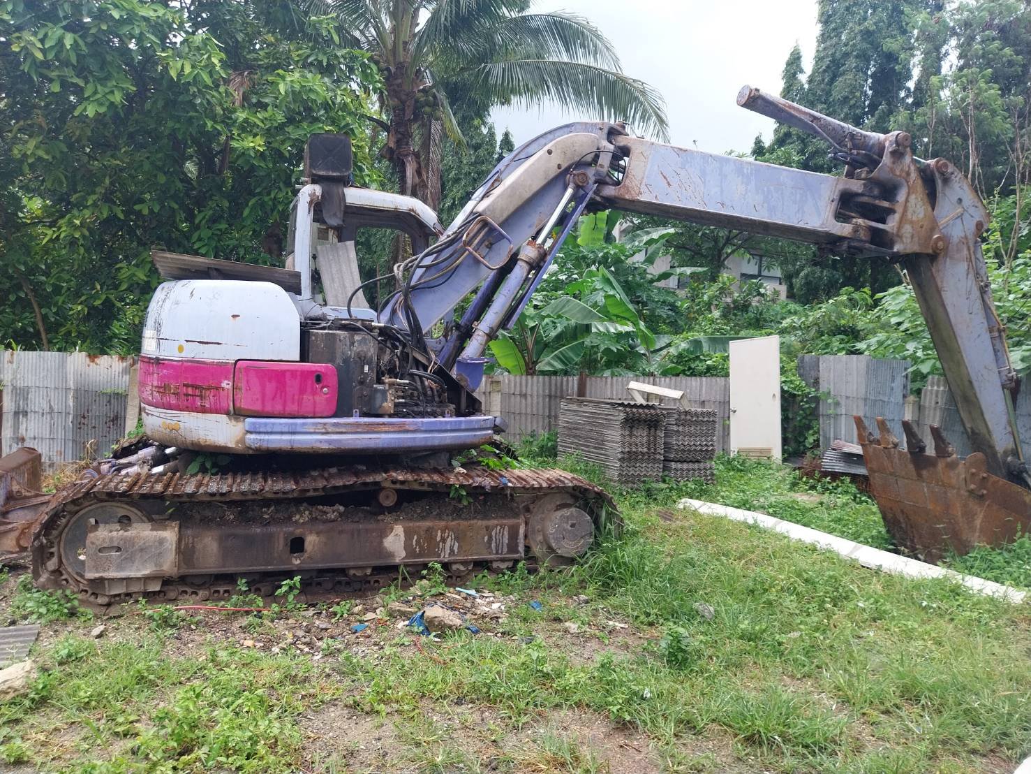 Komatsu pc128UU บูมสไลด์ เครื่องคัมมินส์4สูบเทอร์โบ เอกสารเล่มทะเบียน ช่วงล่างโซ่บูทแผ่นเฟรมดี รถใช้ Komatsu pc128UU บูมสไลด์ เครื่องคัมมินส์4สูบเทอร์โบ เอกสารเล่มทะเบียน ช่วงล่างโซ่บูทแผ่นเฟรมดี รถใช้