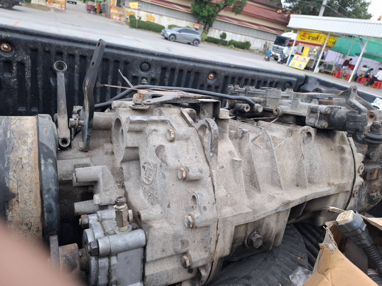 ขายเกียร์ ZF HINO เมก้า 500 อยู่แหลมฉบัง