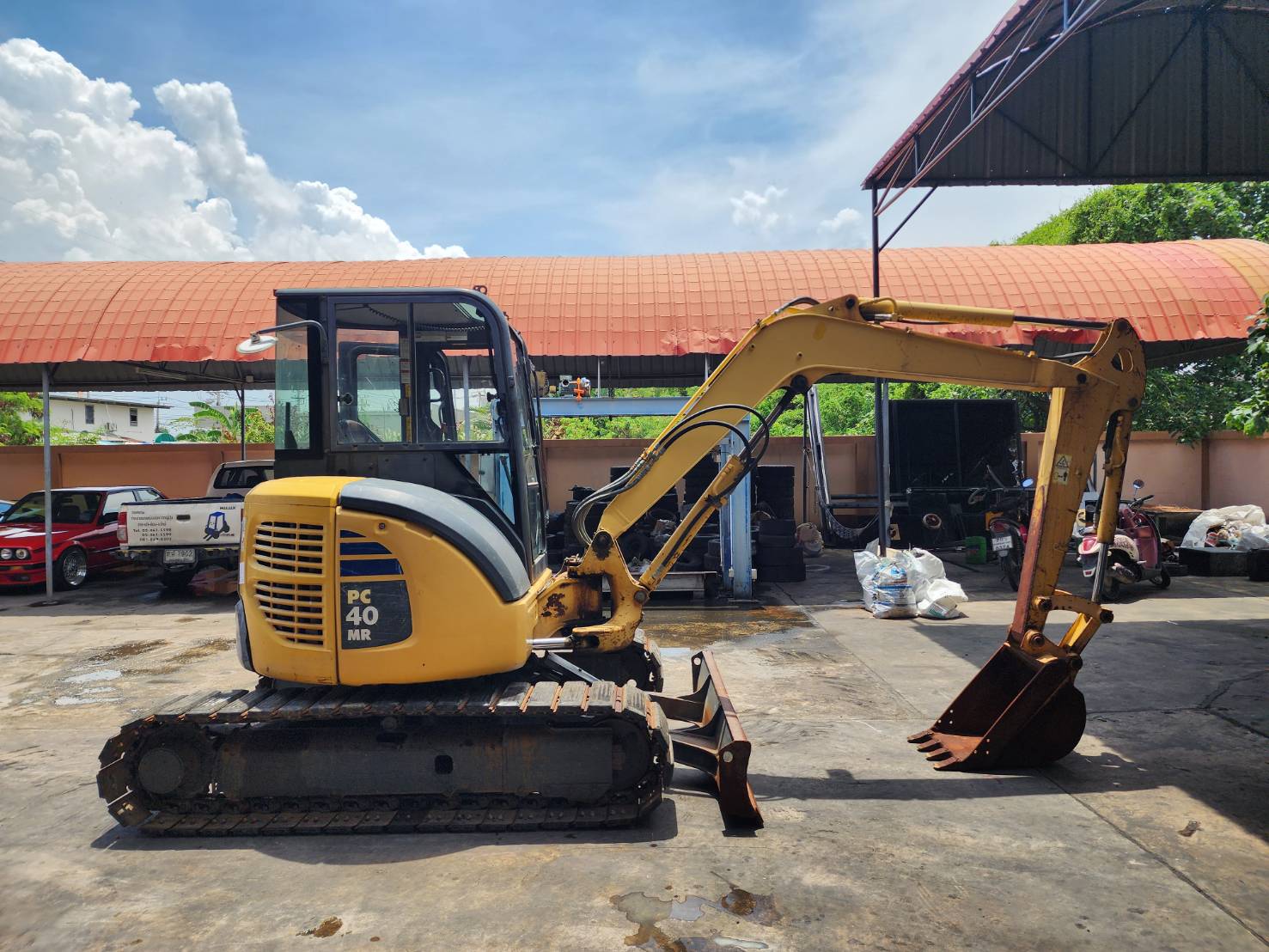 ขาย รถขุดแบคโฮ KOMATSU รุ่น PC40MR-2 (รถนอกนำเข้าญี่ปุ่น)