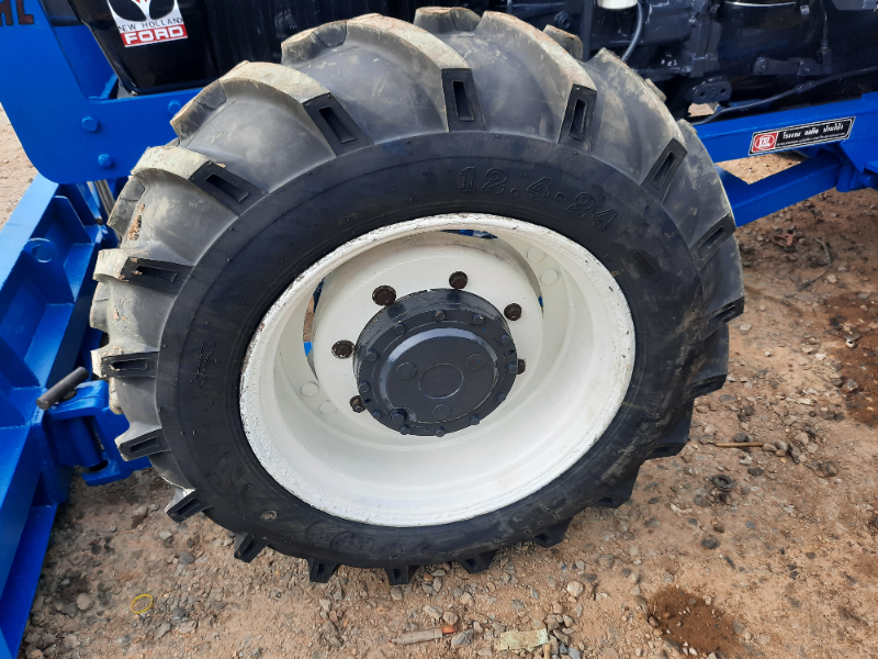 รถไถฟอรดรุ่น6640/4×4/เกียกลางคานนิว