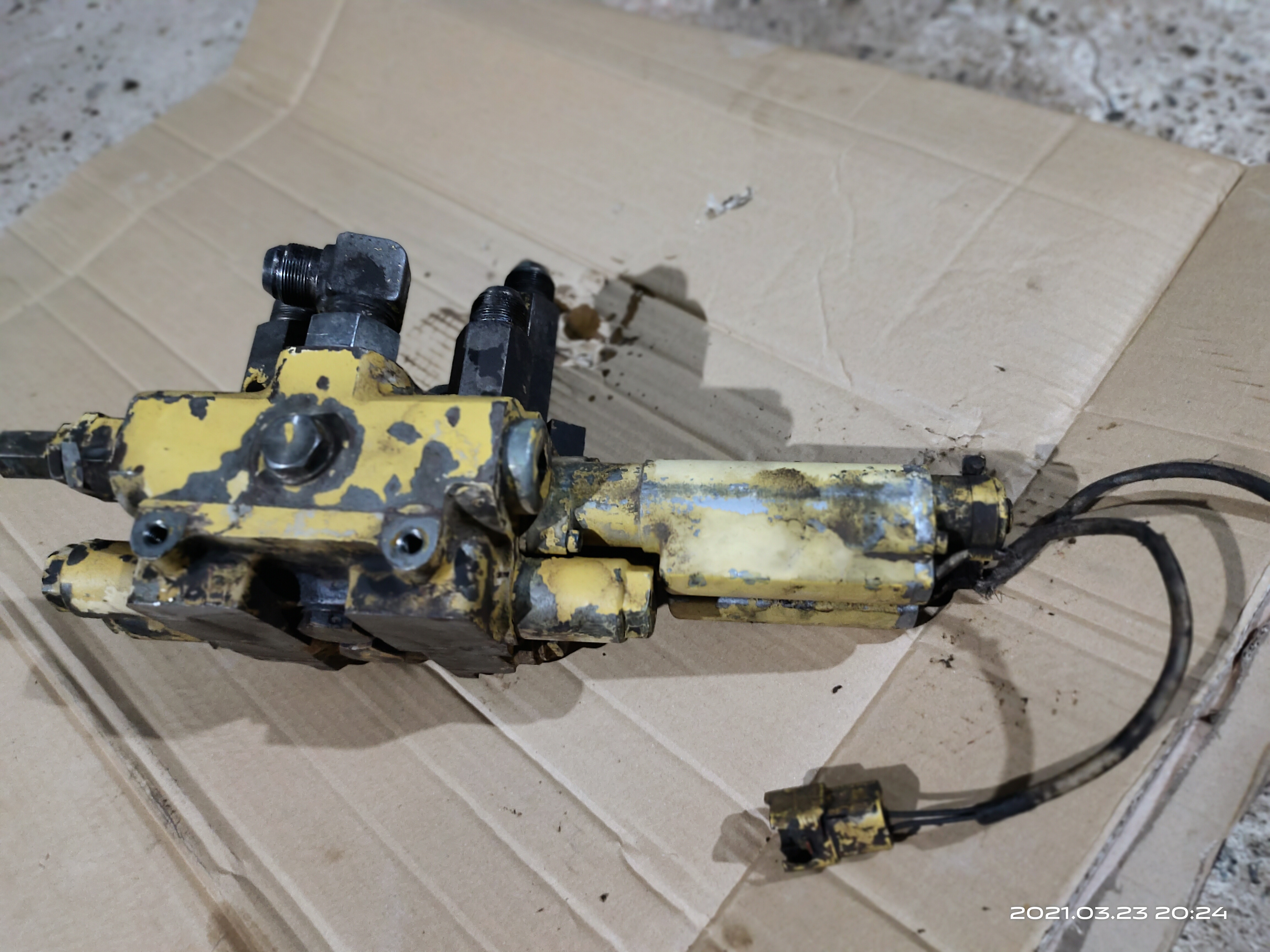 คอนโทรลรถตัก WA100-3 คอนโทรลรถตัก WA100-3