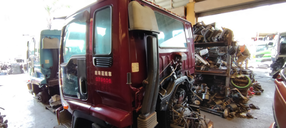 ขายหัวเก๋งรถบรรทุก อีซูซุ เดก้า หัว 2 ใบปัด หัวเก่าญี่ปุ่น สนใจติดต่อ 085-222-5959