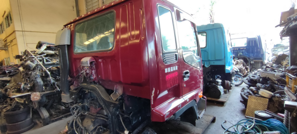 ขายหัวเก๋งรถบรรทุก อีซูซุ เดก้า หัว 2 ใบปัด หัวเก่าญี่ปุ่น สนใจติดต่อ 085-222-5959