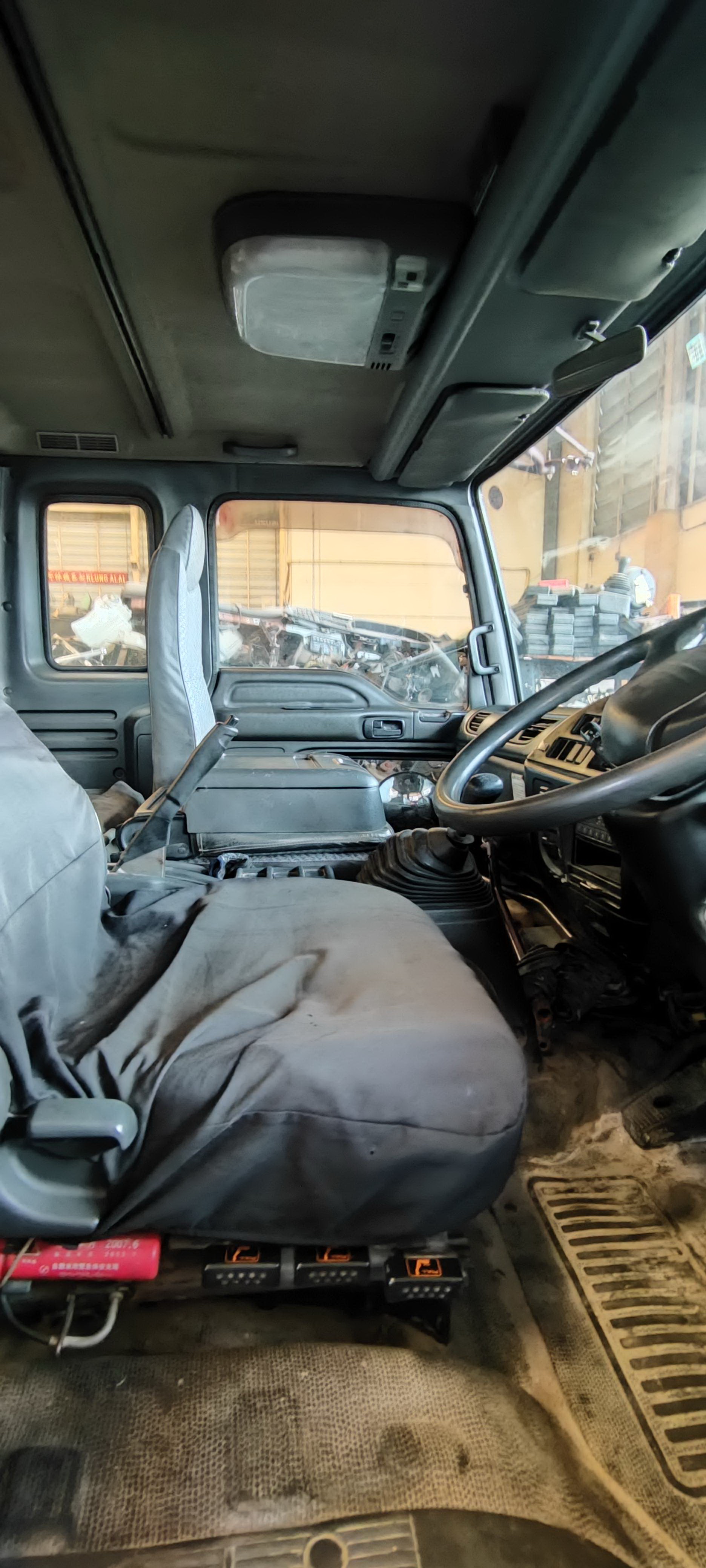 ขายหัวเก๋งรถบรรทุก อีซูซุ เดก้า หัว 2 ใบปัด หัวเก่าญี่ปุ่น สนใจติดต่อ 085-222-5959