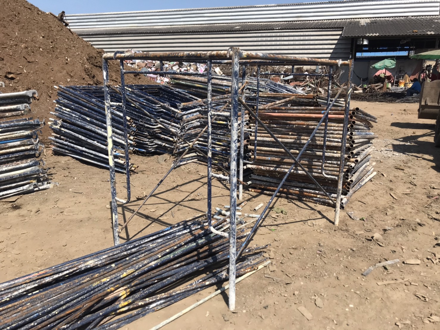 ขาย! นั่งร้าน สภาพใหม่ ใช้แค่งานเดียว มีอยู่ประมาณ 150 ชุด เชิญดูของก่อนครับ หรือติดต่อ 086-479-9624 คุณวอลโว่-