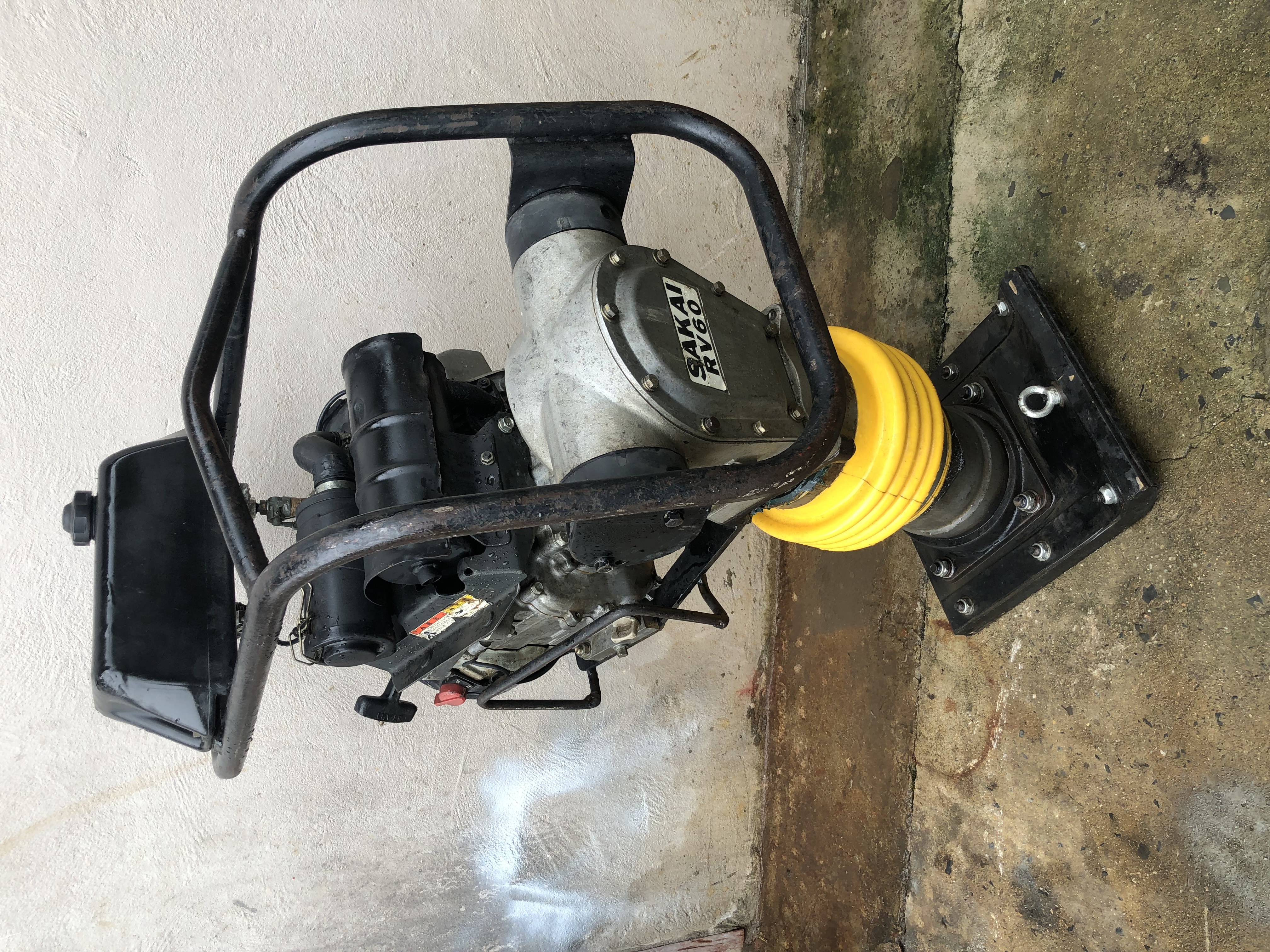 ขายเครื่องตบดินแบบกระโดด Rammer SAKAI RV60