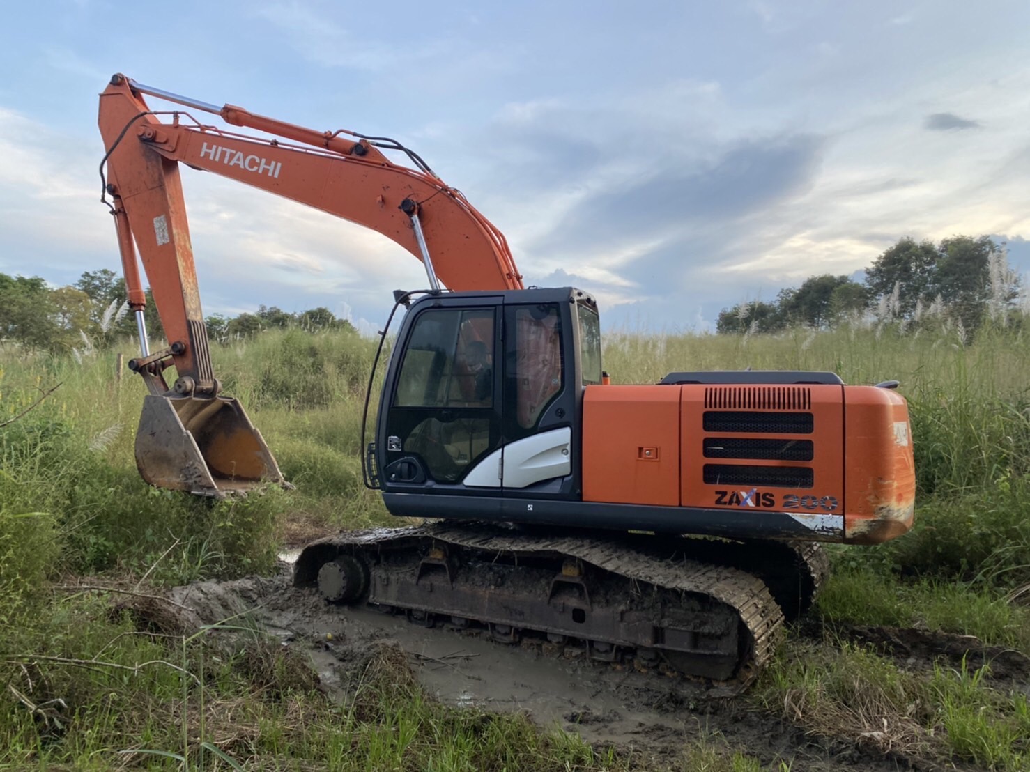 ขาย 1,495,000 HITACHI zx 200-5 G มือเดียวป้ายแดง เล่มทะเบียน ไฟฟ้าครบ เครื่องดี ปั้มแรง เอวแน่น ช่วงล่างใหม่ รถสวยพร้อมใช้งาน เอกสารพร้อมโอน รถอยู่ สุพรรณบุรี 090-772-3710 090-772-3708 ขาย 1,495,000 HITACHI zx 200-5 G มือเดียวป้ายแดง เล่มทะเบียน ไฟฟ้าครบ เครื่องดี ปั้มแรง เอวแน่น ช่วงล่างใหม่ รถสวยพร้อมใช้งาน เอกสารพร้อมโอน รถอยู่ สุพรรณบุรี 090-772-3710 090-772-3708