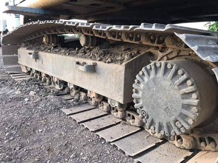 ขาย 590,000 บาท Komatsu PC200-6 เครื่องดี  ปั้มแรง โช่หนา เอวแน่น ไฟฟ้าครบ แอร์มี เอกสารเล่มทะเบียน  สนใจดูรถ จ.กทม 090-772-3710 090-772-3708