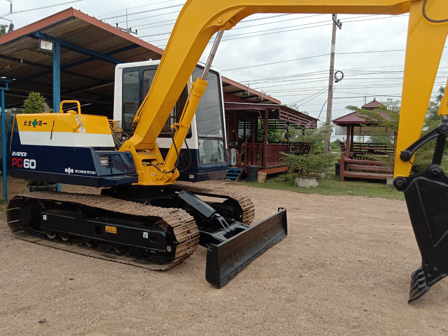 ขาย 495,000 KOMATSU pc 60-6 ไฟฟ้าครบ เครื่องดี ปั้มแรง เอวแน่น ช่วงล่างเต็ม รถสวยพร้อมใช้งาน รถอยู่ 