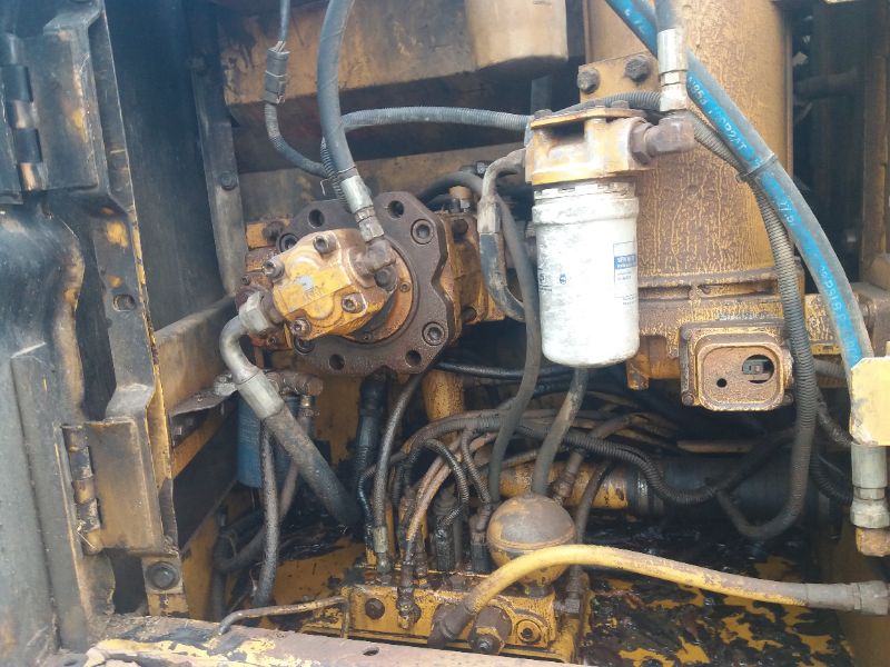 ขาย 685,000 CAT 312 B เล่มทะเบียน ไฟฟ้าครบ เครื่องดี ปั้มแรง เอวแน่น ช่วงล่างเต็ม แอร์หนาว รถพร้อมใช้งาน เอกสารพร้อมโอน รถอยู่ ปทุมธานี 090-772-3710 090-772-3708