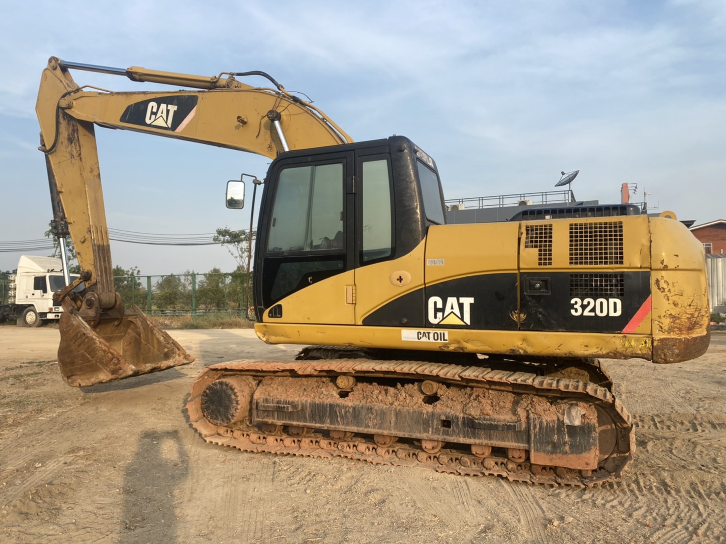 ขาย 1,150,000 CAT 320 D JAPAN เล่มทะเบียน 17,000 ชม. ไฟฟ้าครบ เครื่องดี ปั้มแรง เอวแน่น ช่วงล่างสวย   รถสวยพร้อมใช้เอกสารพร้อมโอน รถอยู่ ปทุมธานี สามโคก 090-772-3710 090-772-3708