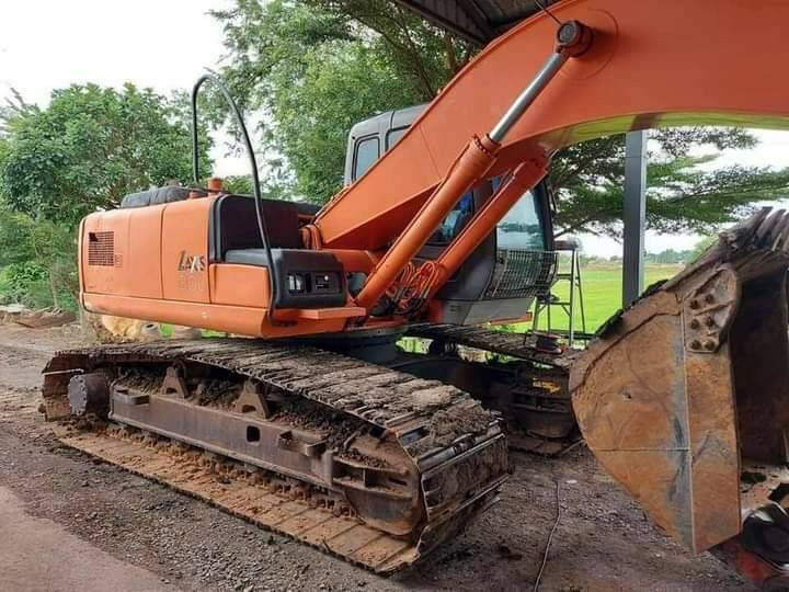 ขาย 1,100,000 HITSCHI ZX200-1 ไฟฟ้าครบ เครื่องดี ปั้มแรง เอวแน่น ช่วงล่างเต็ม เอกสารเล่มทะเบียน แอร์หนาว รถสวยพร้อมใช้งาน เล่มพร้อมโอน รถอยู่ ปทุมธานี 090-772-3710 090-772-3708