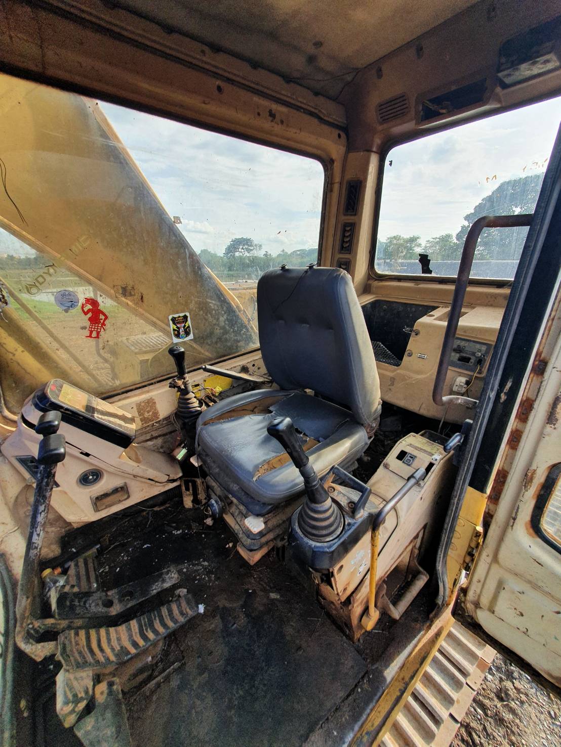 ขาย 490,000 CAT 320 V 1 เครื่องดี ปั้มแรง เอวแน่น ช่วงล่างเต็ม รถพร้อมใช้งาน รถอยู่ ปทุมธานี 090-772 ขาย 490,000 CAT 320 V 1 เครื่องดี ปั้มแรง เอวแน่น ช่วงล่างเต็ม รถพร้อมใช้งาน รถอยู่ ปทุมธานี 090-772