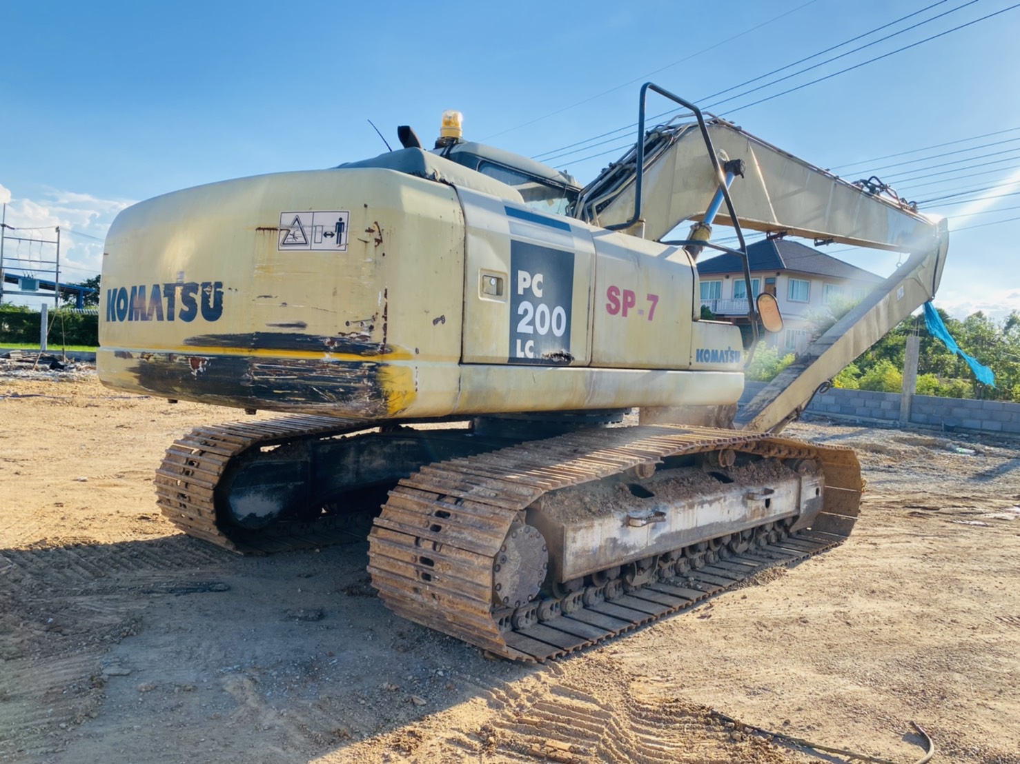 ขาย 1,490,000 KOMATSU pc 200-7 LC แท้ บูมอามร์ยาว 22 ม. รอนเลอร์ 9 ลูก ไฟฟ้าครบ เครื่องดี ปั้มแรง เอ