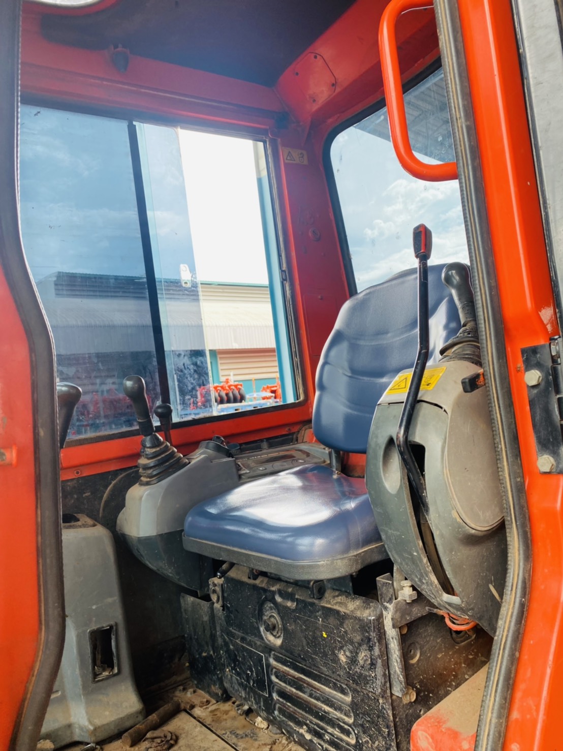 ขาย 595,000 KUBOTA kx 161-3c เล่มทะเบียน 4,000 ชม. พร้อมลายหัวกระแทก ไฟฟ้าครบ เครื่องดี ปั้มแรงเอวแน ขาย 595,000 KUBOTA kx 161-3c เล่มทะเบียน 4,000 ชม. พร้อมลายหัวกระแทก ไฟฟ้าครบ เครื่องดี ปั้มแรงเอวแน
