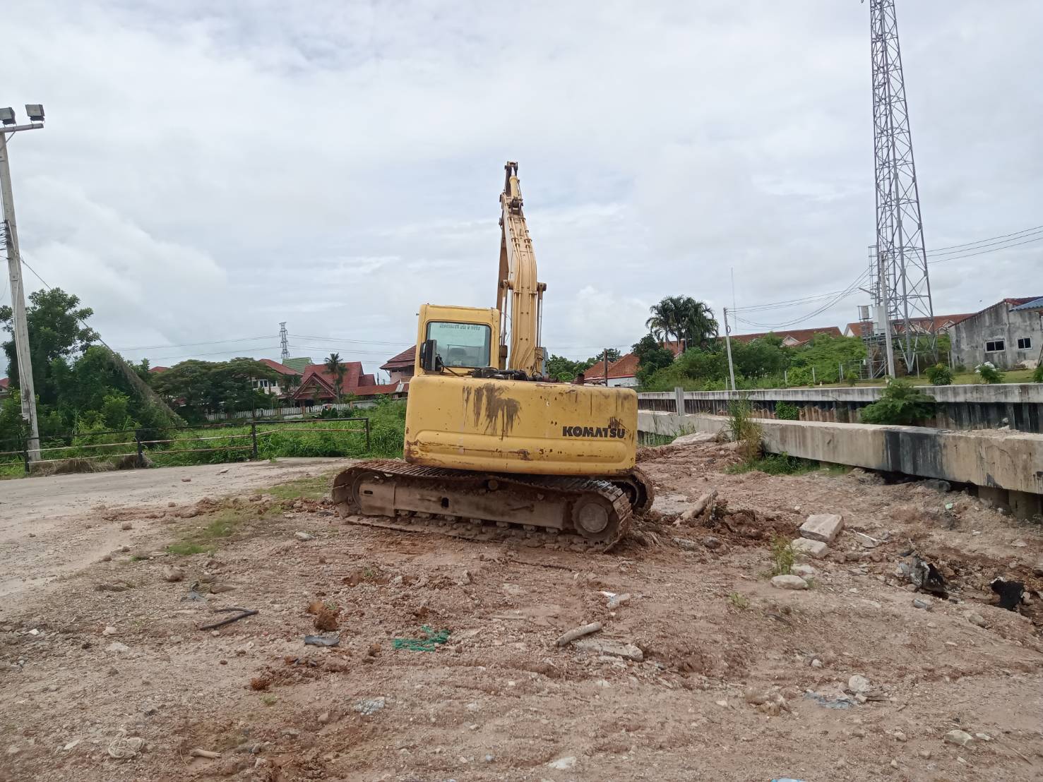 KOMATSU pc 120-6 บูมยาว เล่มทะเบียน ไฟฟ้าครบ เครื่องดี ปั้มแรง สวยพร้อมใช้เล่มพร้อมโอน รถอยู่ ปทุมธานี สามโคก 090-772-3710 090-772-3708 KOMATSU pc 120-6 บูมยาว เล่มทะเบียน ไฟฟ้าครบ เครื่องดี ปั้มแรง สวยพร้อมใช้เล่มพร้อมโอน รถอยู่ ปทุมธานี สามโคก 090-772-3710 090-772-3708
