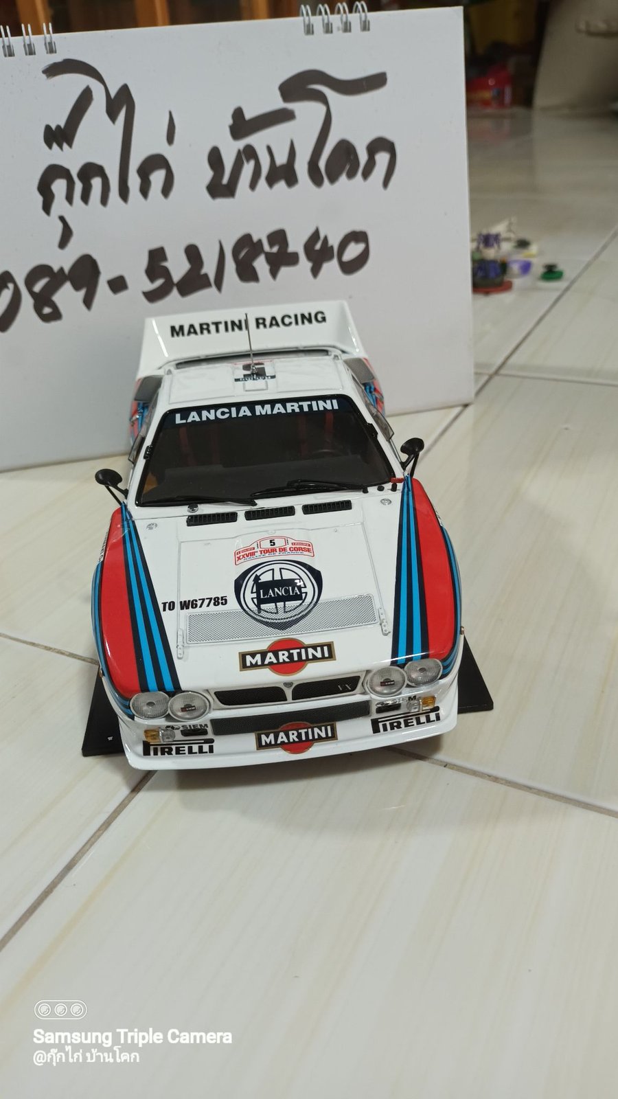 โมเดลรถเหล็ก Kyosho 1/18 Scale Diecast - Lancia Rally 037 Years 1984 Rally #5 Rare M.Alen /I. Kivimaki งานเก่า เก่าเก็บ สภาพสวย คันใหญ่ๆ งานเก็บสะสมในตู้อย่างดี แต่งบ้าน แต่งร้านสวยๆ ใครชอบคันใหญ่ๆ สาย Rally สายฝุ่น สนใจสอบถามได้