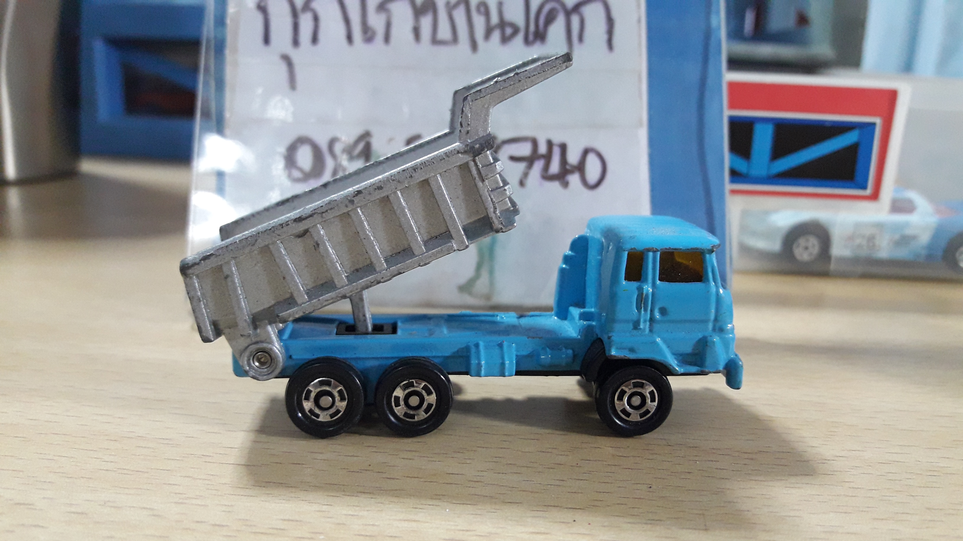 รถเหล็ก Tomica no.73 ISUZU OFF ROAD DUMP สีน้ำฟ้าสวย ยกดัมได้ งานเก่าครับ งานสะสม สเกล 1/111 ยาวประม รถเหล็ก Tomica no.73 ISUZU OFF ROAD DUMP สีน้ำฟ้าสวย ยกดัมได้ งานเก่าครับ งานสะสม สเกล 1/111 ยาวประม
