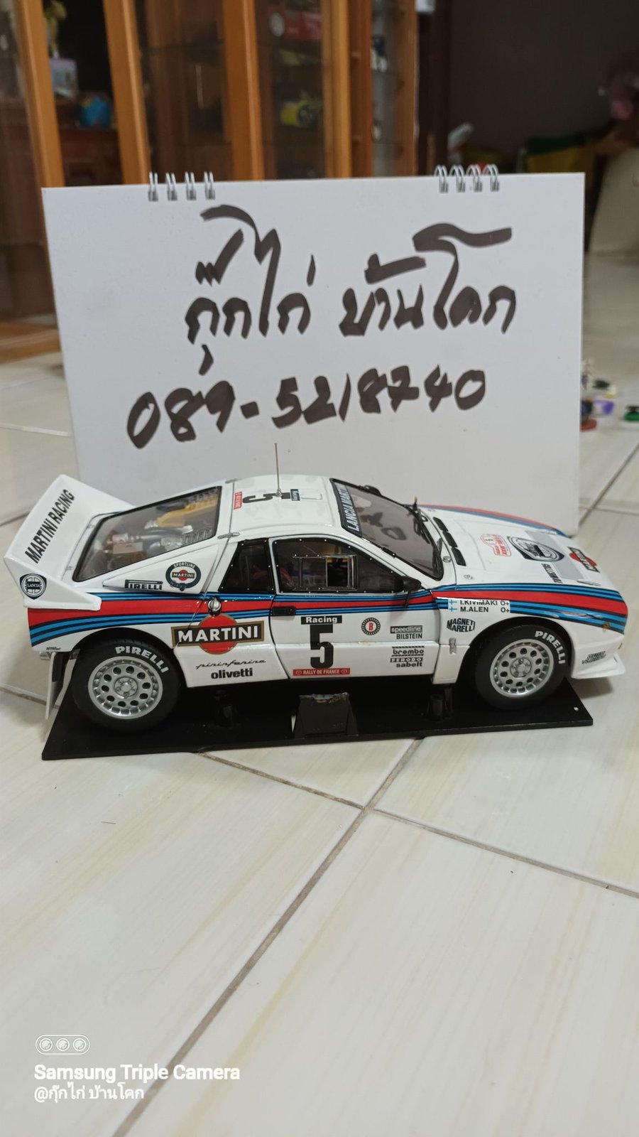 โมเดลรถเหล็ก Kyosho 1/18 Scale Diecast - Lancia Rally 037 Years 1984 Rally #5 Rare M.Alen /I. Kivimaki งานเก่า เก่าเก็บ สภาพสวย คันใหญ่ๆ งานเก็บสะสมในตู้อย่างดี แต่งบ้าน แต่งร้านสวยๆ ใครชอบคันใหญ่ๆ สาย Rally สายฝุ่น สนใจสอบถามได้