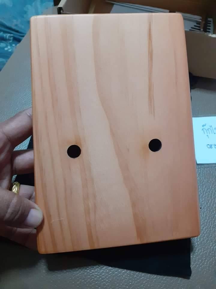 คาลิมบาแบบกล่องไม้ 17คีย มือสองสภาพของใหม่ค่ะ ใช้งานน้อยมาก อุปกรณ์ครบ ถุงผ้า ฆ้อน สติกเกอร์ ผ้าเช็ดทำความสะอาด คู่มือ กล่องเดิม เหมือนซื้อใหม่ คาลิมบาแบบกล่องไม้ 17คีย มือสองสภาพของใหม่ค่ะ ใช้งานน้อยมาก อุปกรณ์ครบ ถุงผ้า ฆ้อน สติกเกอร์ ผ้าเช็ดทำความสะอาด คู่มือ กล่องเดิม เหมือนซื้อใหม่