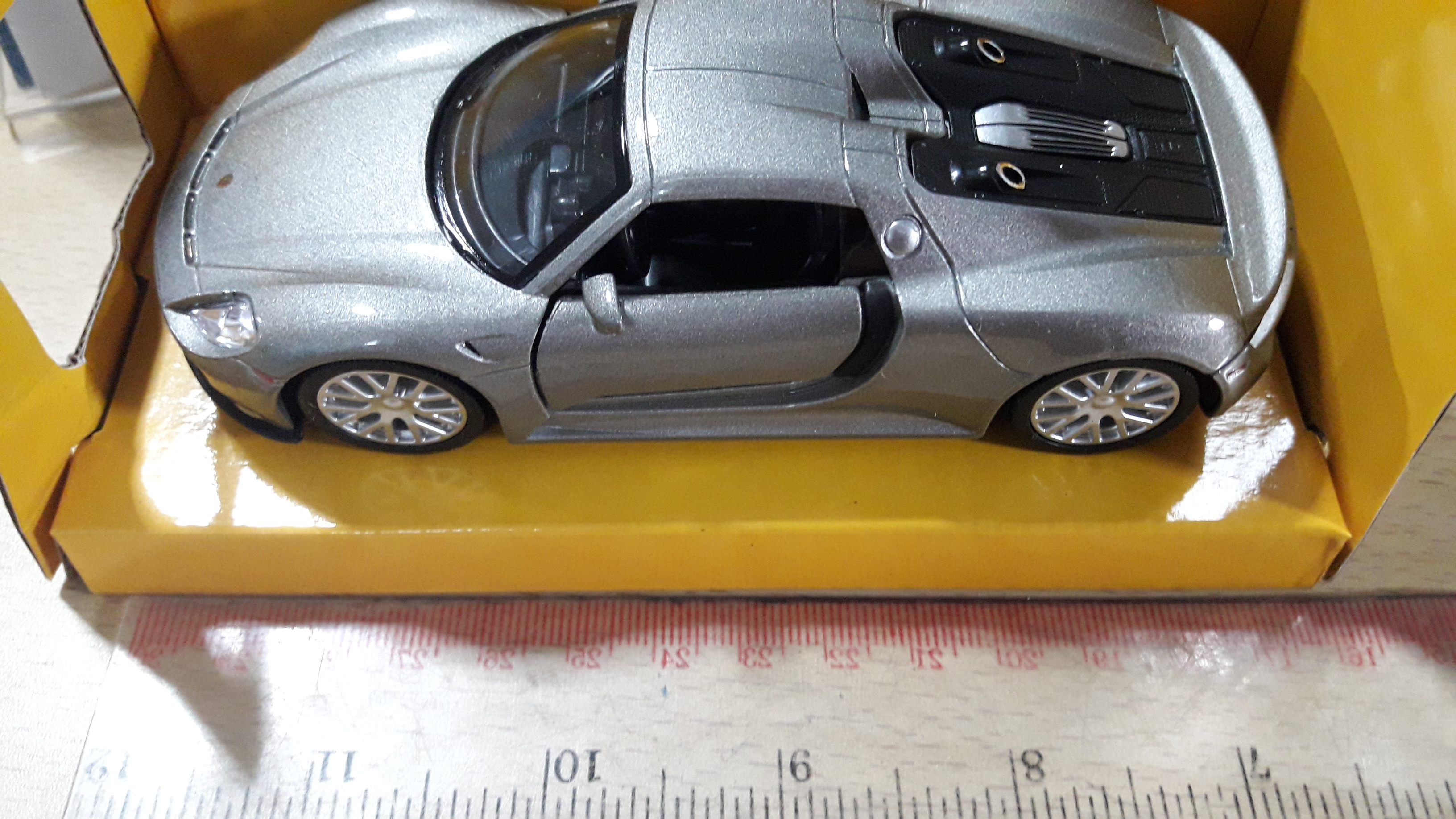 รถโมเดล รถเหล็ก Porsche 918 Spyder Silver RMZ City 5" Diecast รถยาวประมาณ 5 นิ้ว เก่าเก็บ สวย สภาพดี