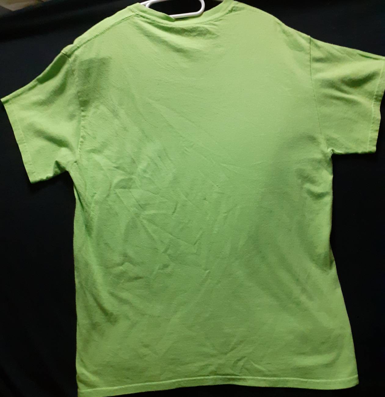 เสื้อยืดลาย shrek สีเขียวอ่อนไซส์ M ขนาดอก 19" ตัวยาว 28"
