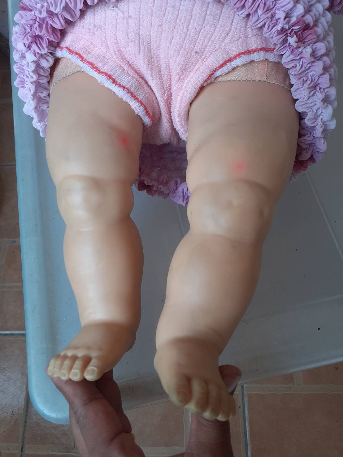 ตุ๊กตาหน้ายางตัวผ้า มือเท้าเป็นยางนิ่มคะมือเท้าสมบูรณ์ไม่กุดไม่แหว่ง หน้าสวย ความสูง 22" งานเก่ามือส