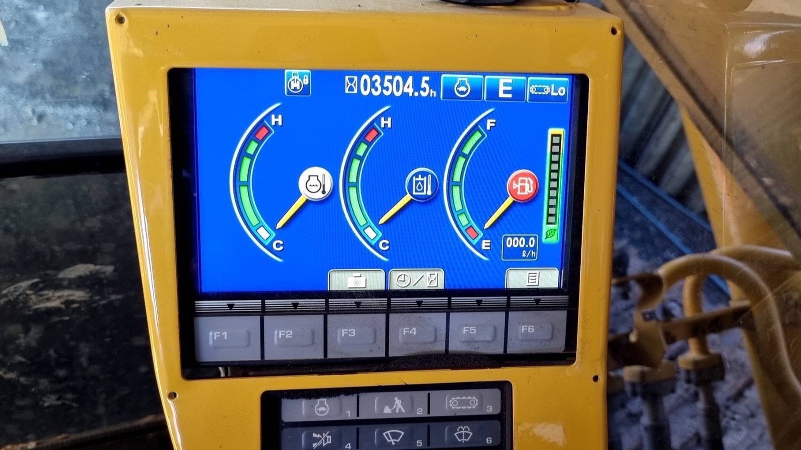 ขายค่ะ Komatsu PC200-8MO สภาพสวยๆค่ะ
