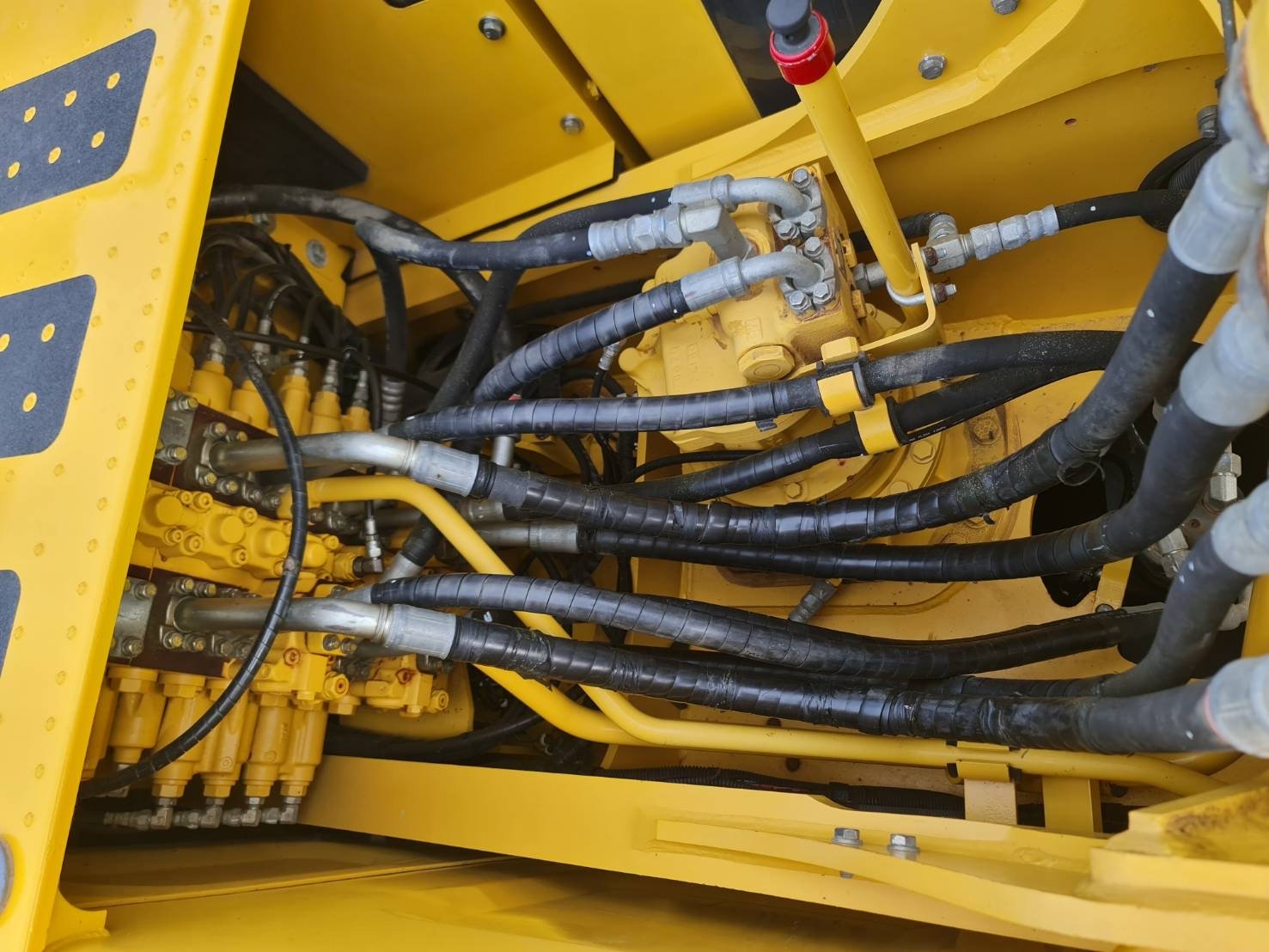 ขายค่ะ KOMATSU PC210-10MO สภาพนางฟ้าค่ะ