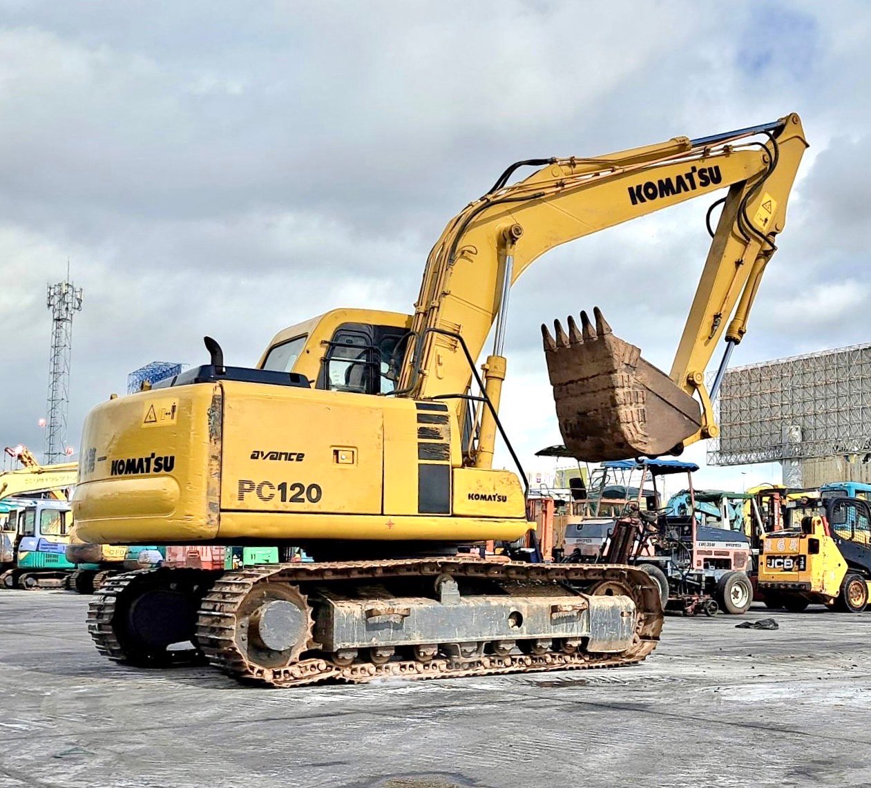 ขายค่ะ KOMATSU PC 120-6 เก่านอก สภาพสวยๆค่ะ