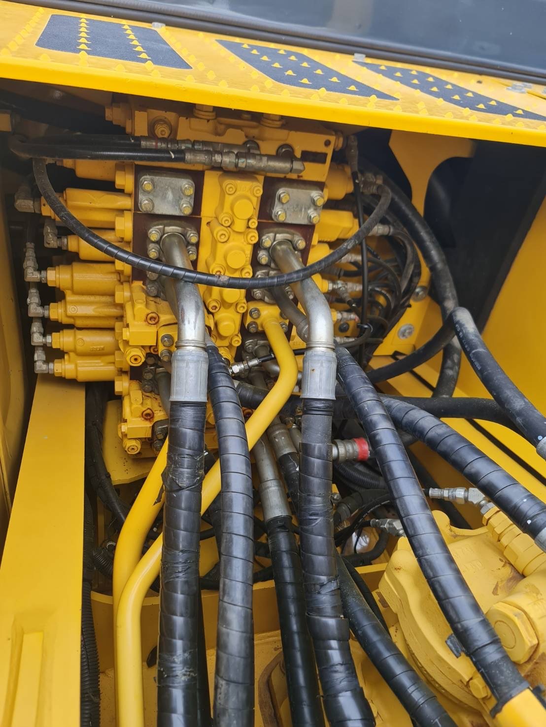 ขายค่ะ KOMATSU PC210-10MO สภาพนางฟ้าค่ะ