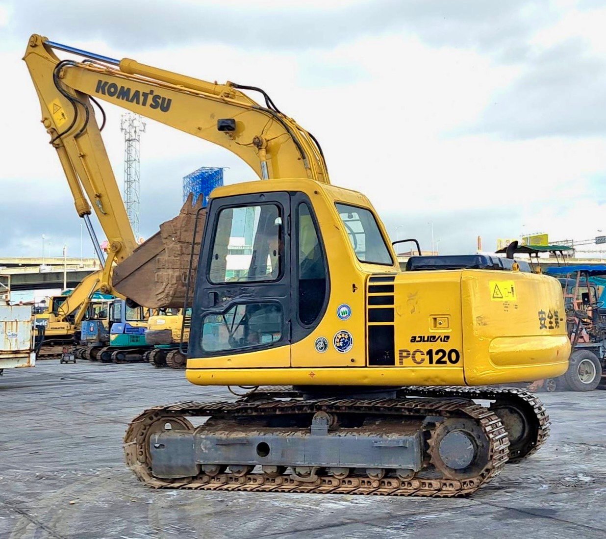 ขายค่ะ KOMATSU PC 120-6 เก่านอก สภาพสวยๆค่ะ