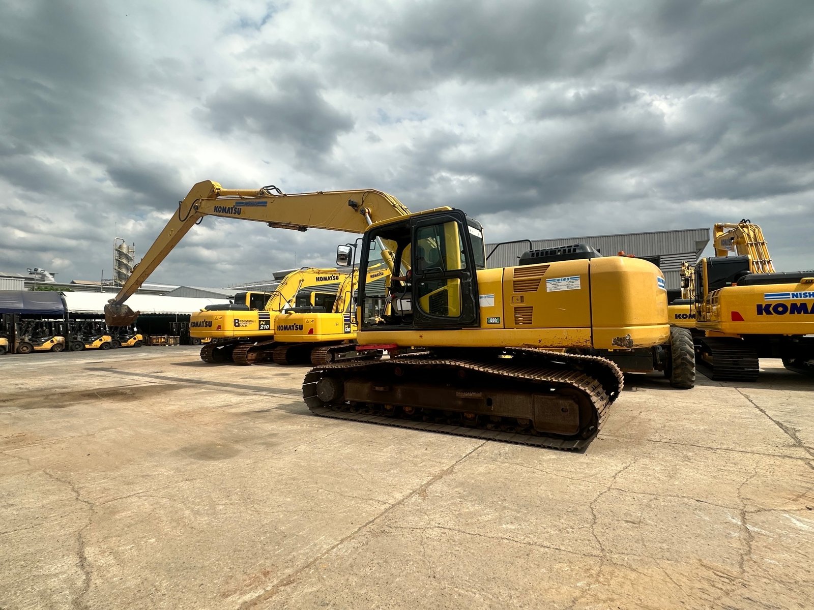 ขายค่ะ Komatsu PC200LC-8 (SLF) 15เมตร สภาพสวยๆๆค่ะ ขายค่ะ Komatsu PC200LC-8 (SLF) 15เมตร สภาพสวยๆๆค่ะ