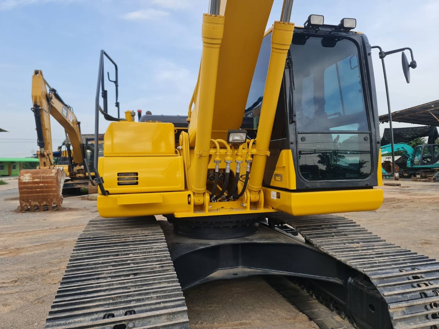 ขายค่ะ KOMATSU PC210-10MO สภาพนางฟ้าค่ะ ขายค่ะ KOMATSU PC210-10MO สภาพนางฟ้าค่ะ
