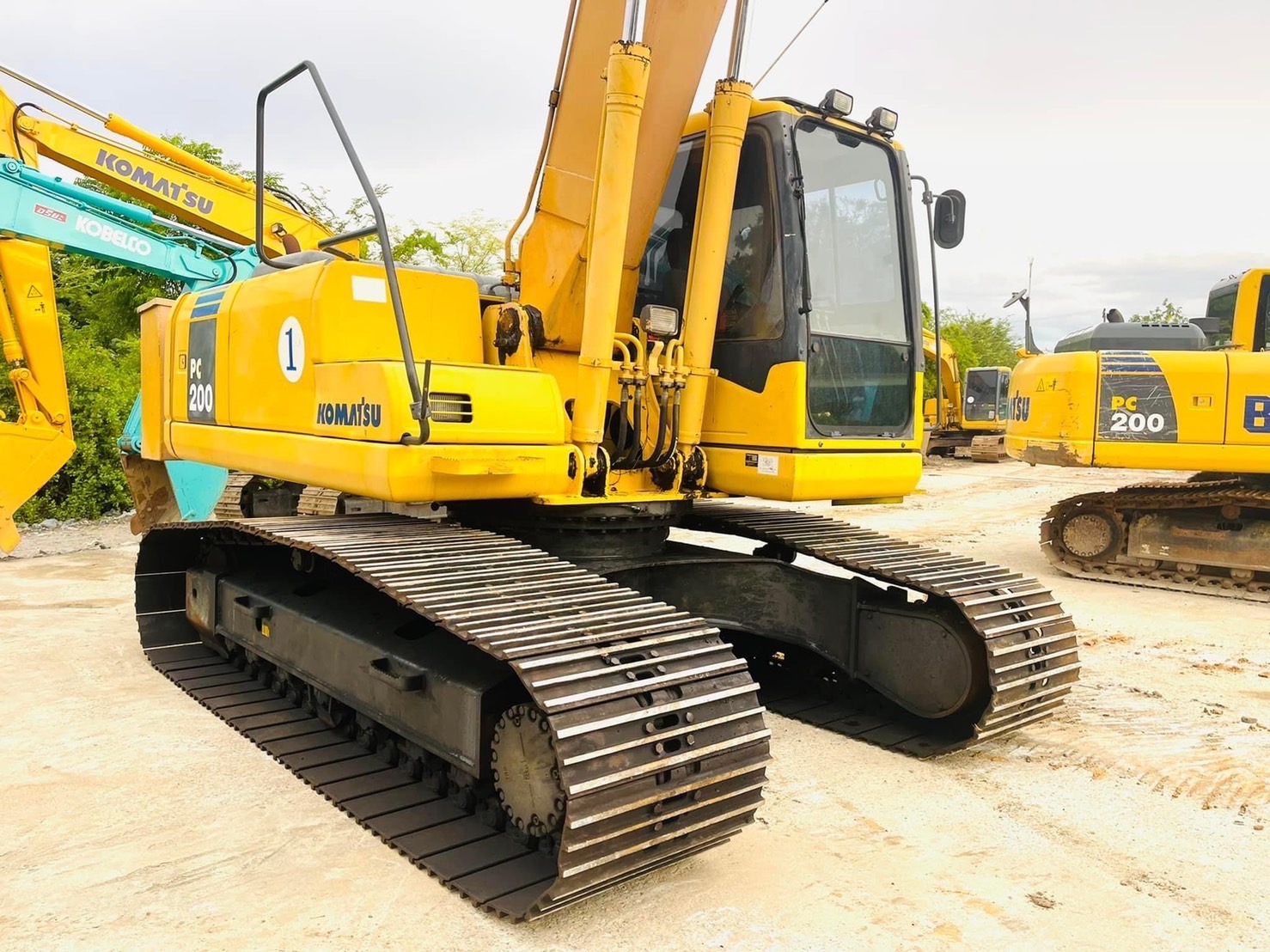ขายค่ะ KOMATSU PC200-7 บูมยาว สภาพสวยค่ะ