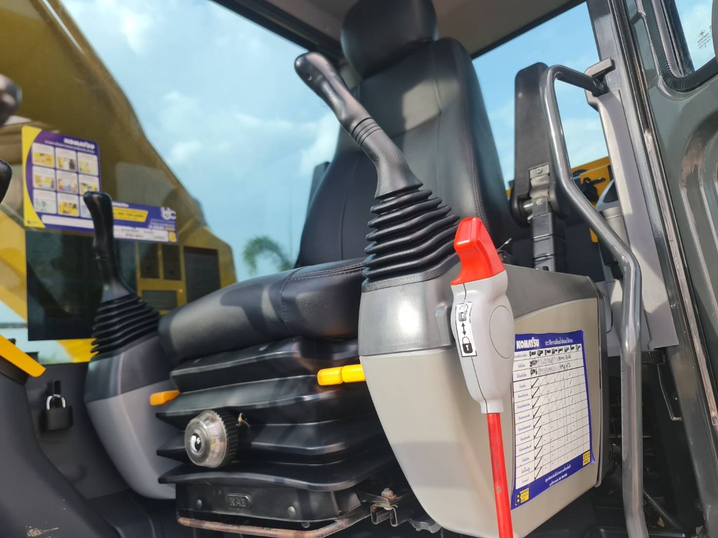 ขายค่ะ KOMATSU PC210-10MO สภาพนางฟ้าค่ะ