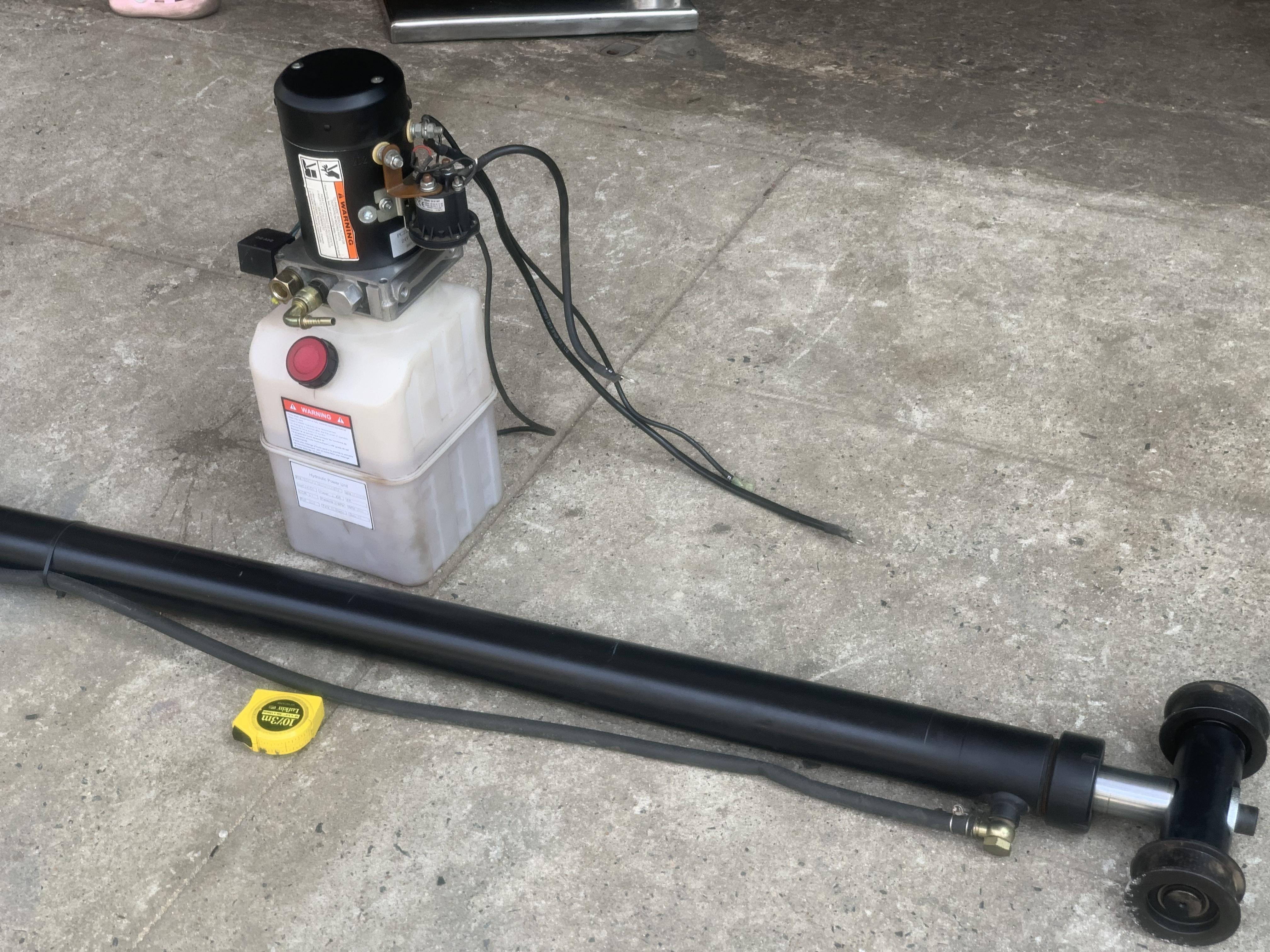 ขายชุดปั๊มไฮโดรลิค Hydrauclic Unit Power 2Kw. 24Vdc. max.Pressure 200bar. Made in Korea มาพร้อมกระบอ ขายชุดปั๊มไฮโดรลิค Hydrauclic Unit Power 2Kw. 24Vdc. max.Pressure 200bar. Made in Korea มาพร้อมกระบอ
