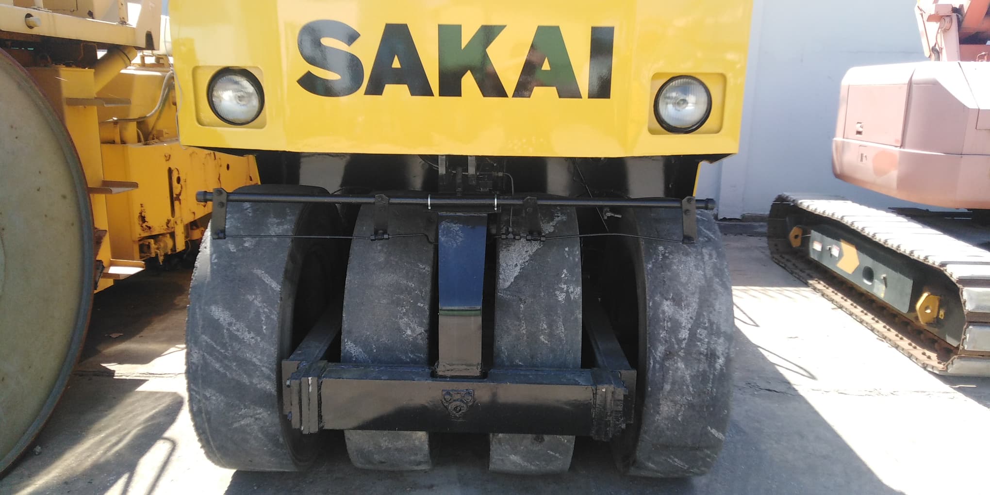 รถบด Sakai TS200 #23018 ปี 1997, 3355 ชม. สภาพพร้อมใช้ สนใจ โทร 0982765198 ตุ๊ก Line. ndtthailand