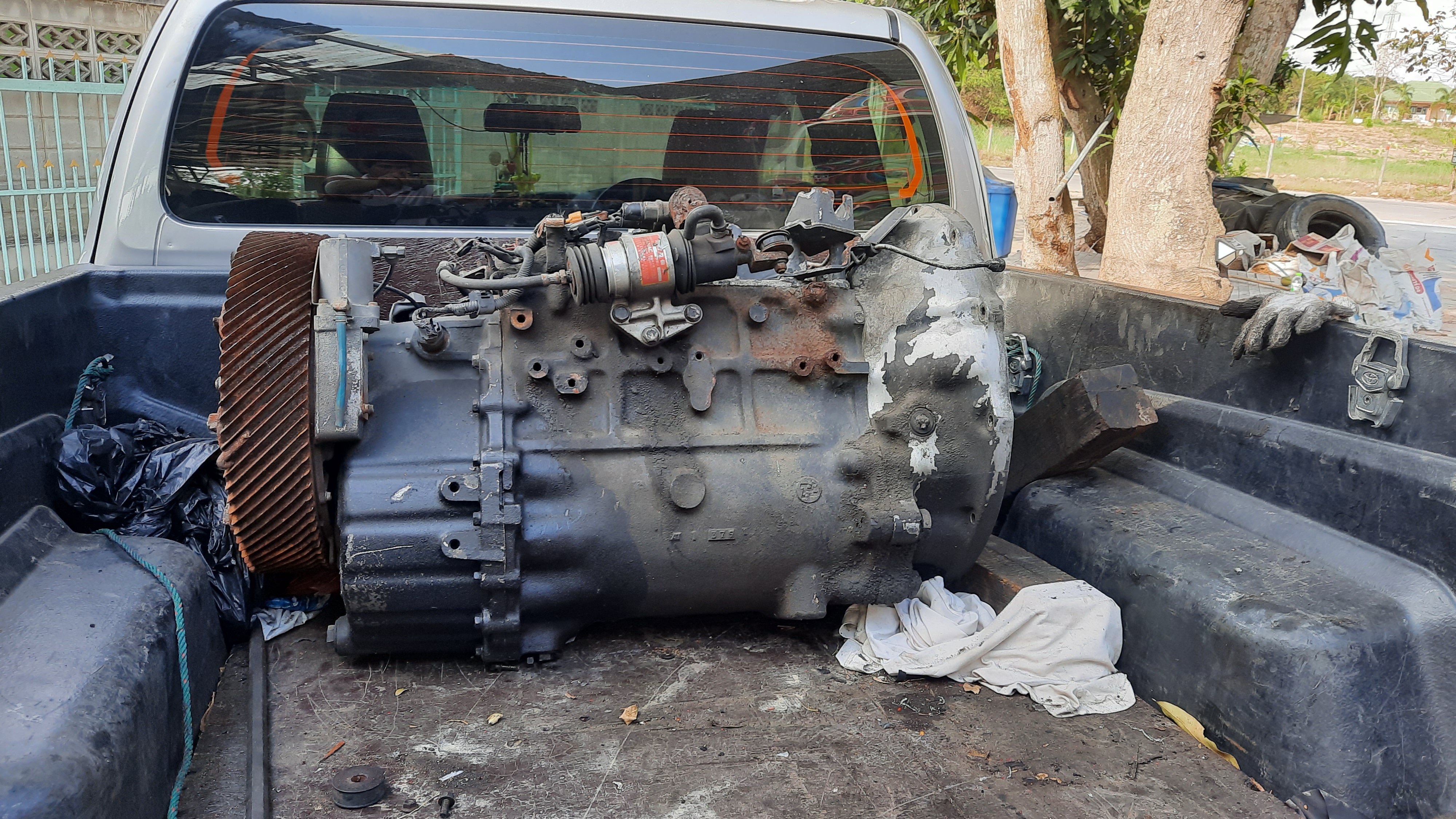 ขายเกียร์ฮีโน่7เกียร์เดินหน้า8ถอยเกียร์ดีพร้อมใช้งาน