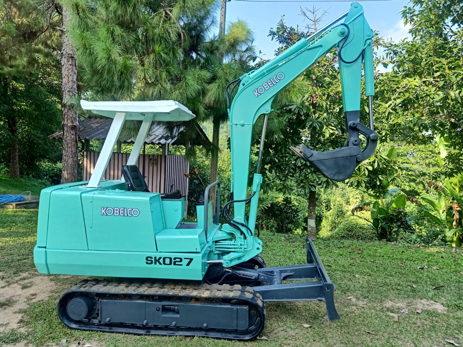 แบคโฮ kobelco SK 027
