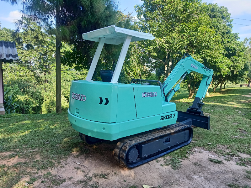 แบคโฮ kobelco SK 027
