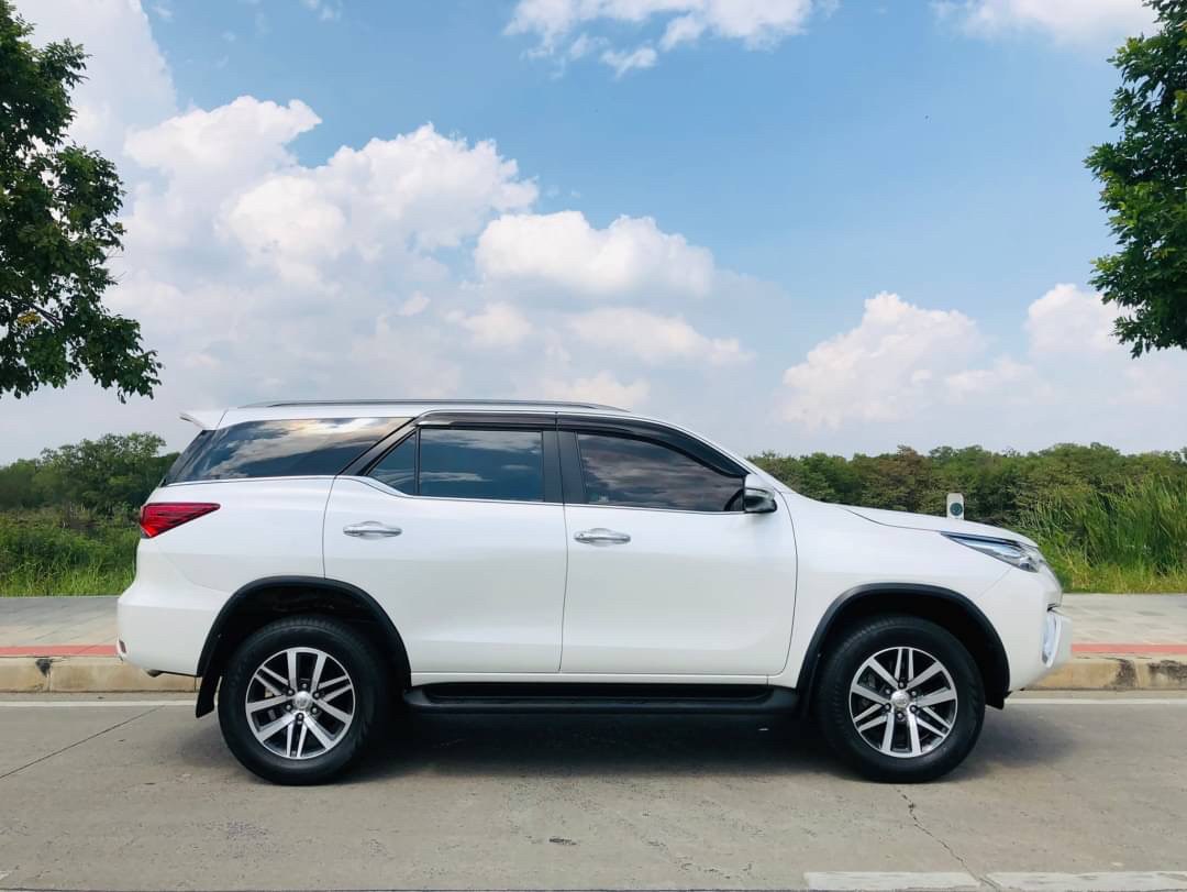 TOYOTA FORTUNER 2.4 V 2WD A1 ปี 2015