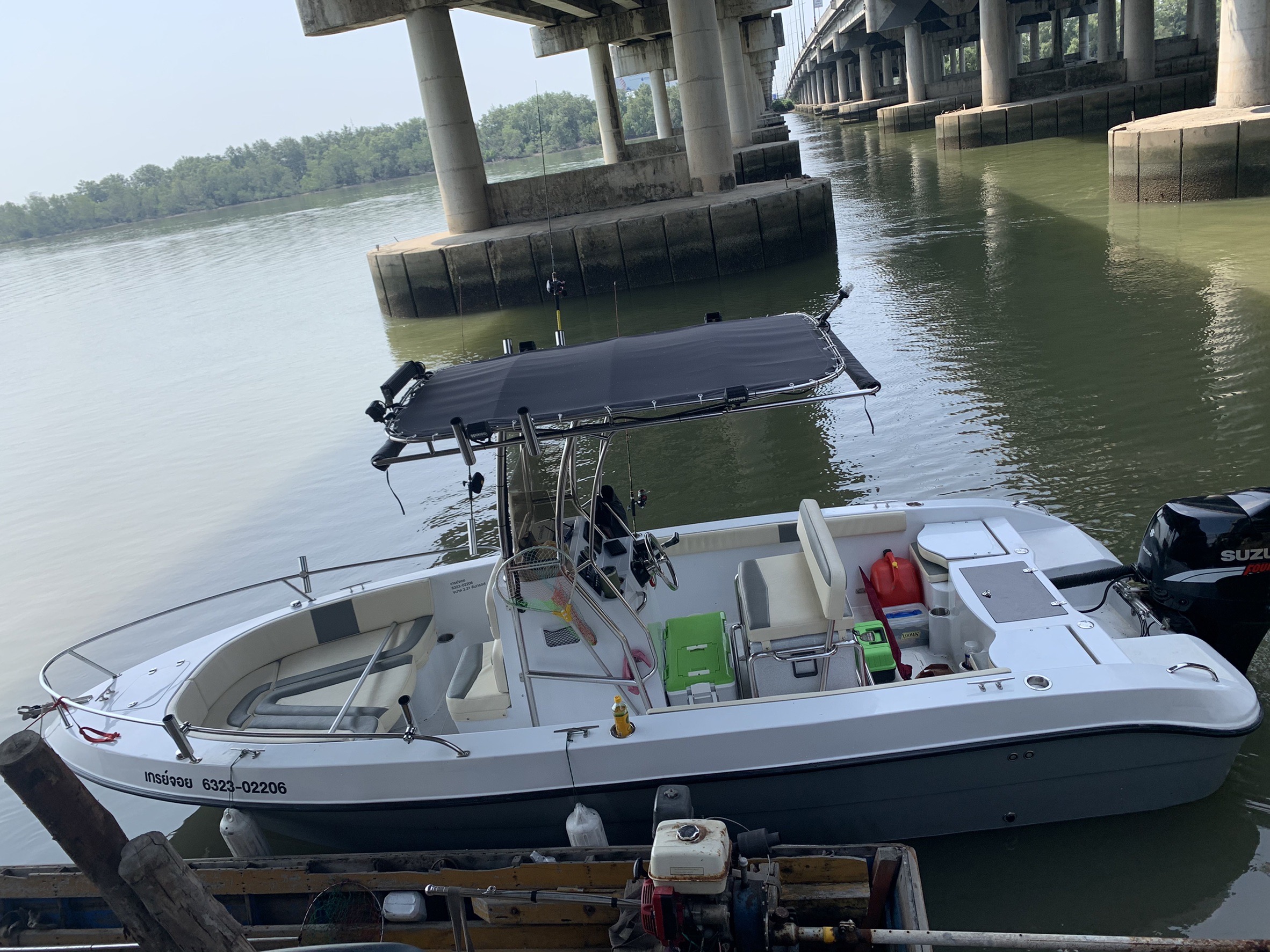 เรือป้อมกลาง 20 ฟุต พร้อมใช้งาน เรือป้อมกลาง 20 ฟุต พร้อมใช้งาน